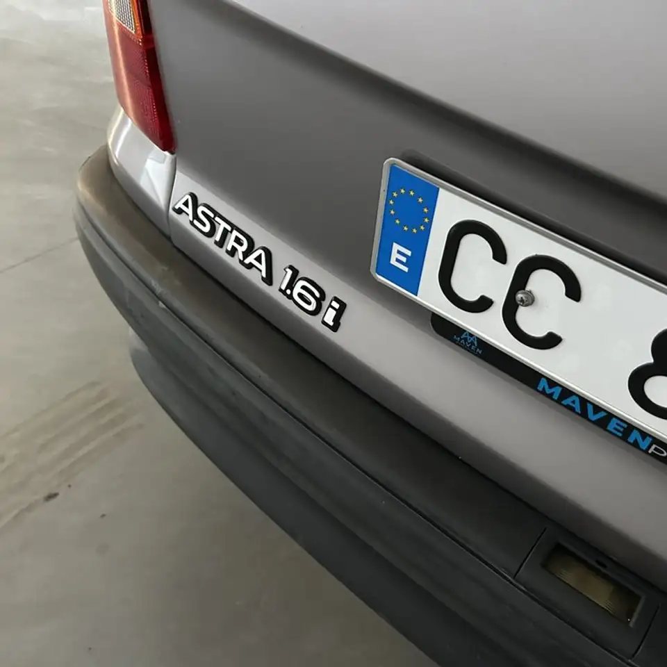 Opel Astra 1.6I 75 cv Sedan GLS, foto 11