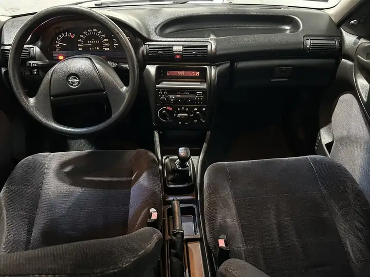 Opel Astra 1992, foto 14