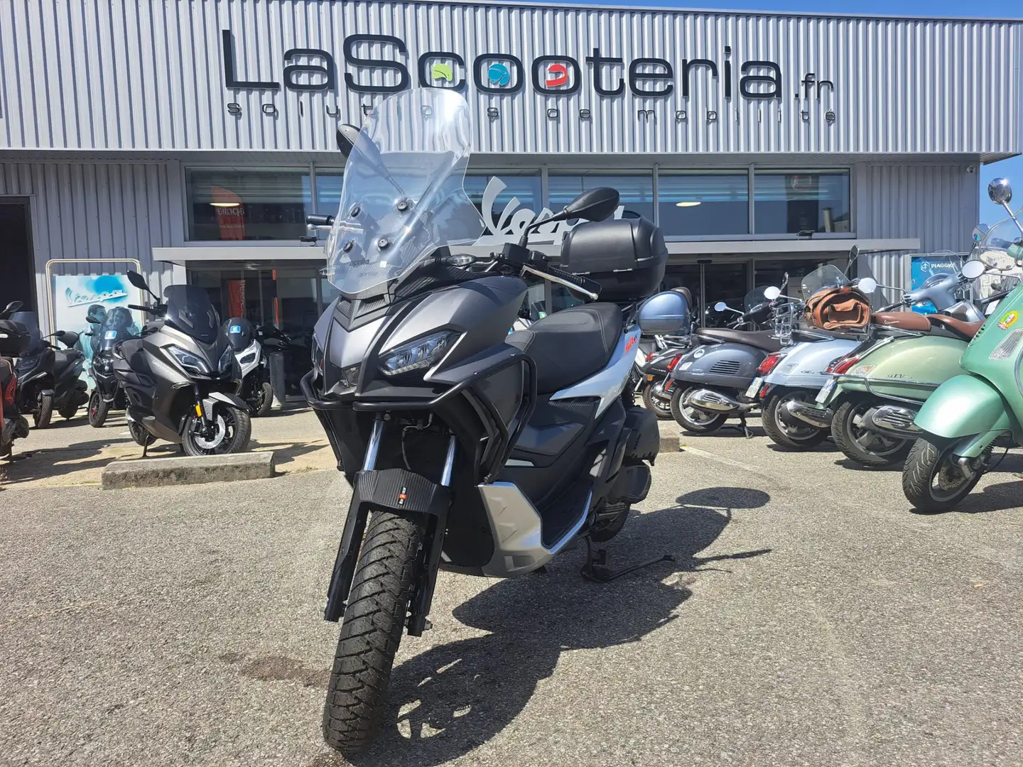 Aprilia SR 125 Gris - 1