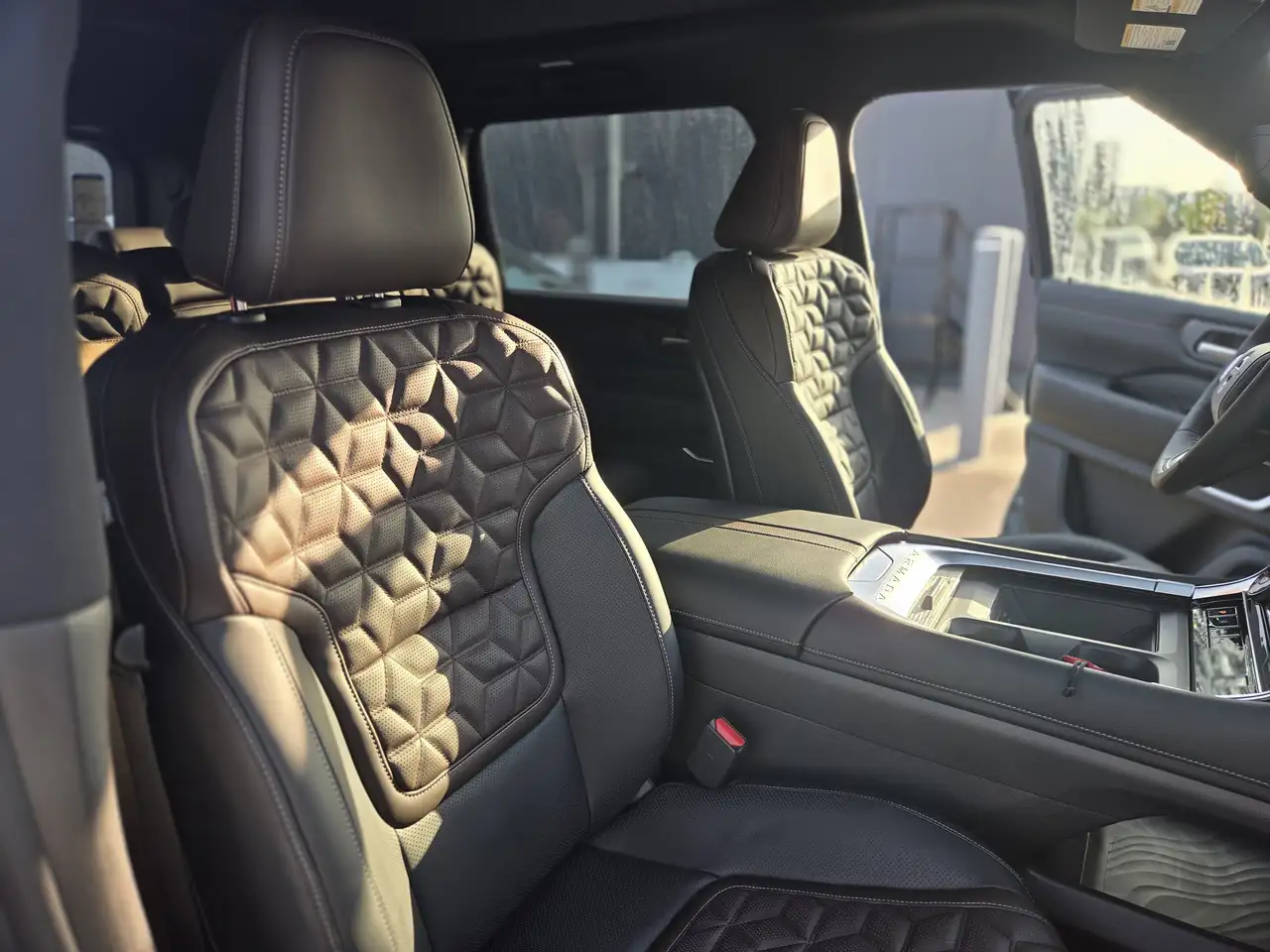 Nissan Armada снимка Nissan Armada