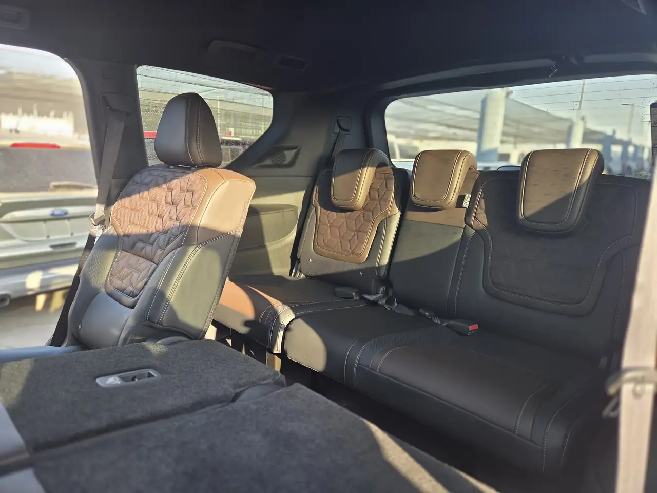 Nissan Armada снимка Nissan Armada