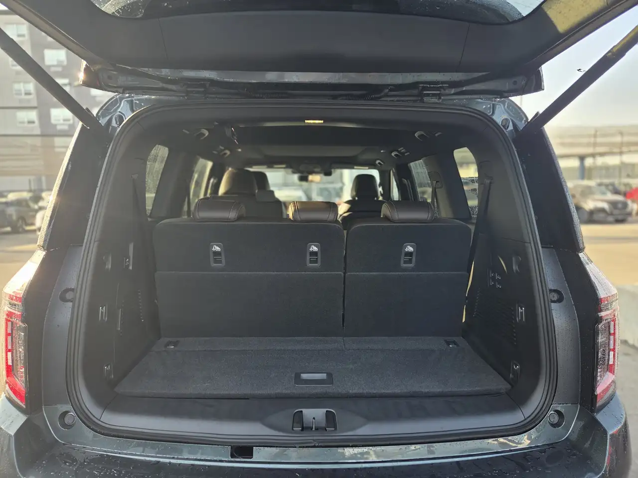 Nissan Armada снимка Nissan Armada