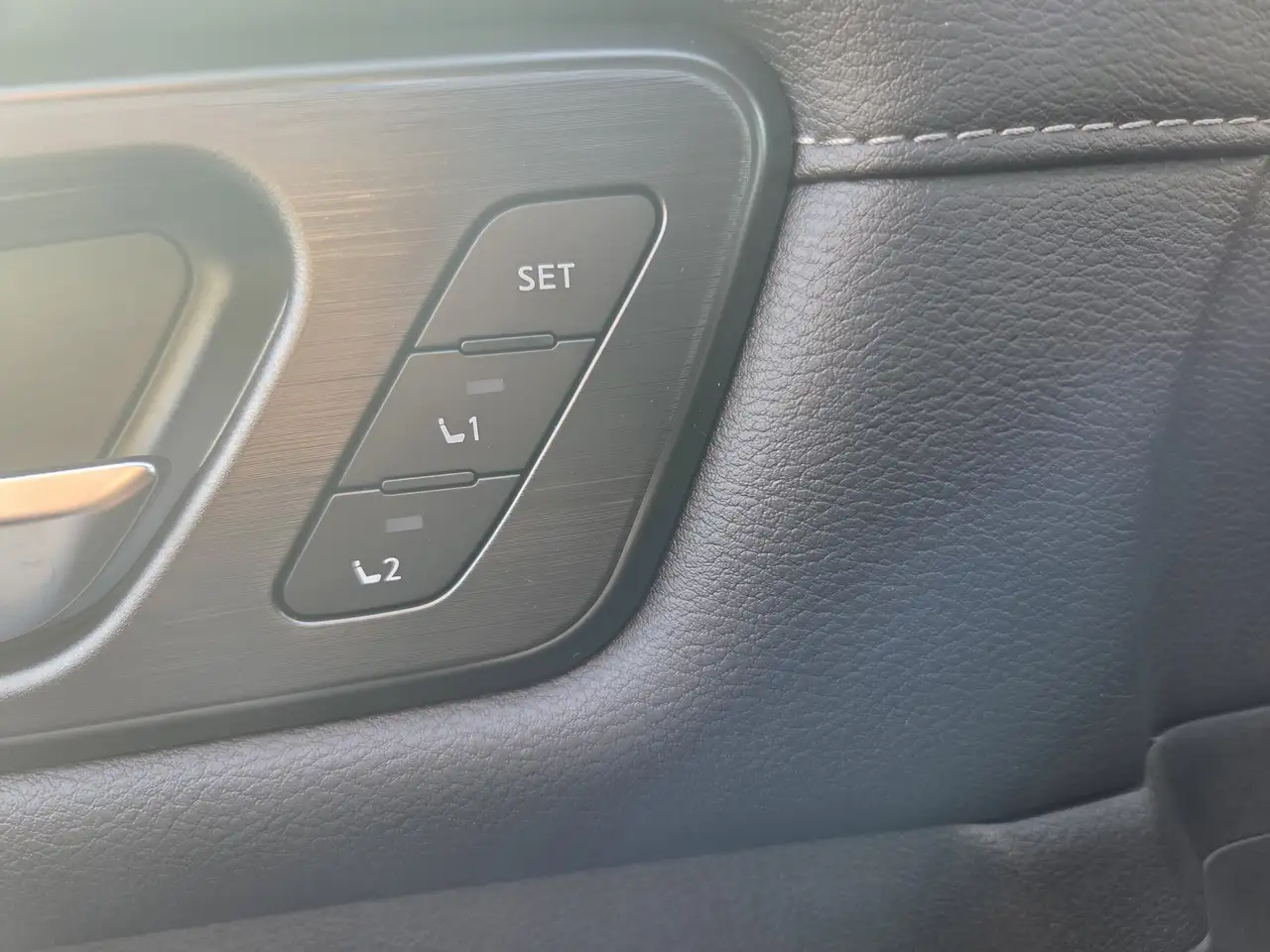 Nissan Armada снимка Nissan Armada