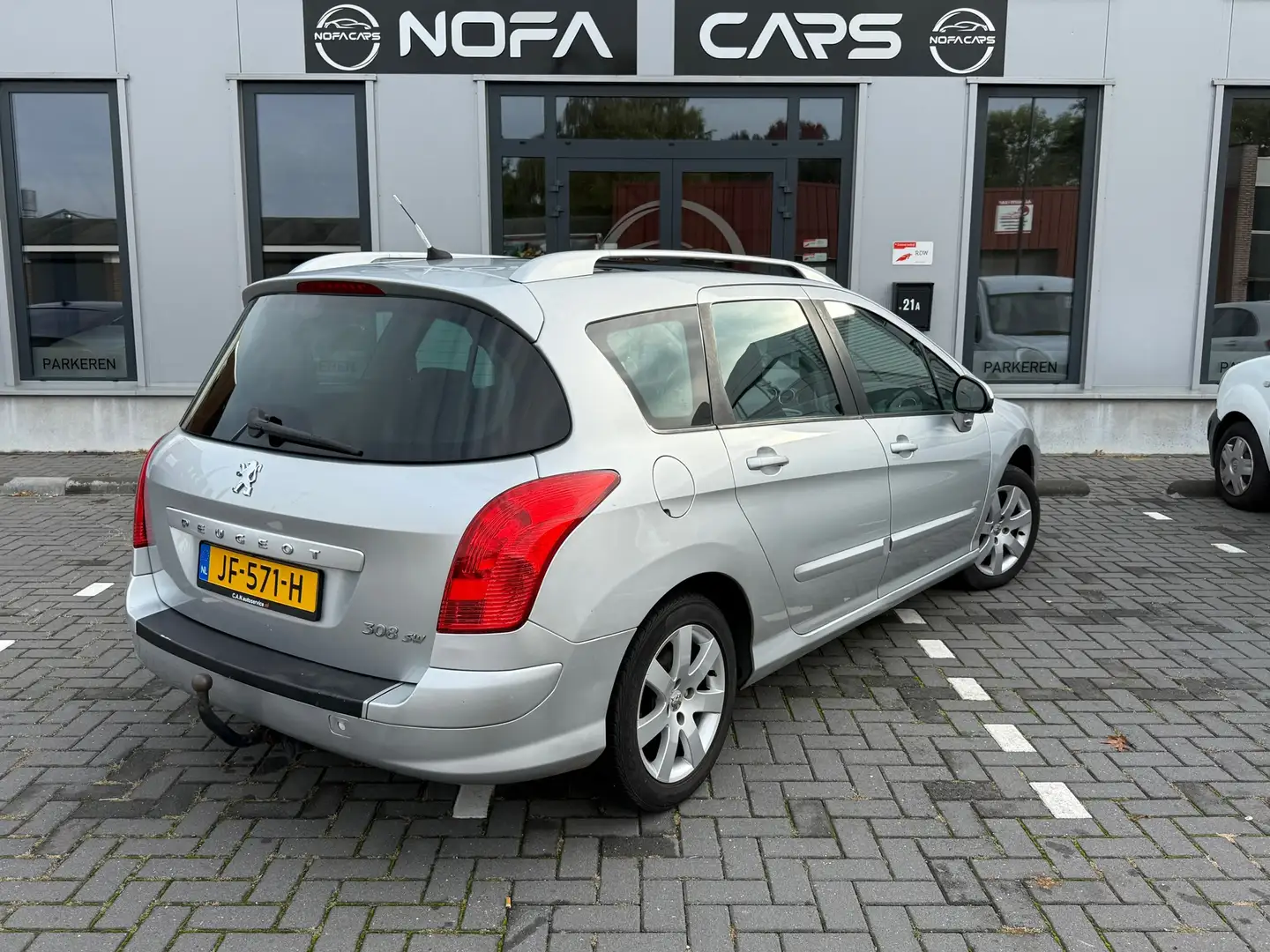 Peugeot 308 SW 1.6 THP XT|Automaat Grijs - 2