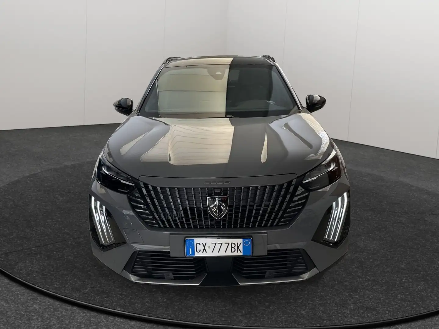 Peugeot 2008 1.2 hybrid GT 145cv e-dcs6 *KM0* *FULL-OPT* Grau - 2
