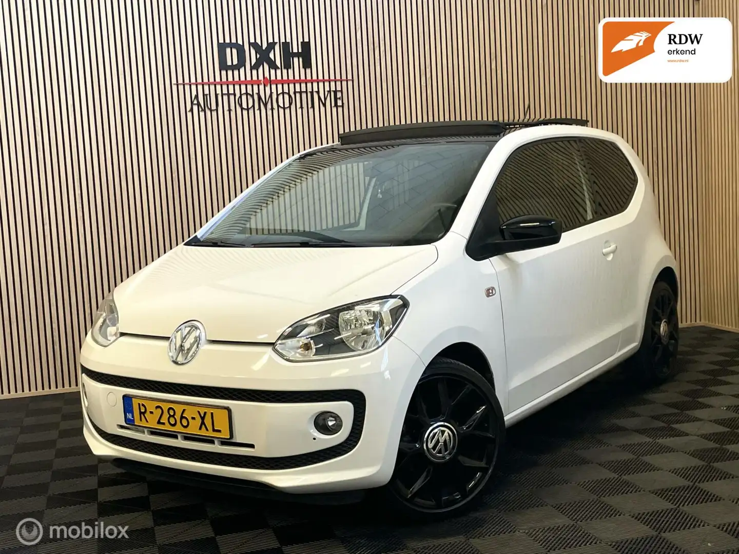 Volkswagen up! 1.0 Groove Up! AUTOMAAT PANO CRUIS PDC STOELV Alb - 1