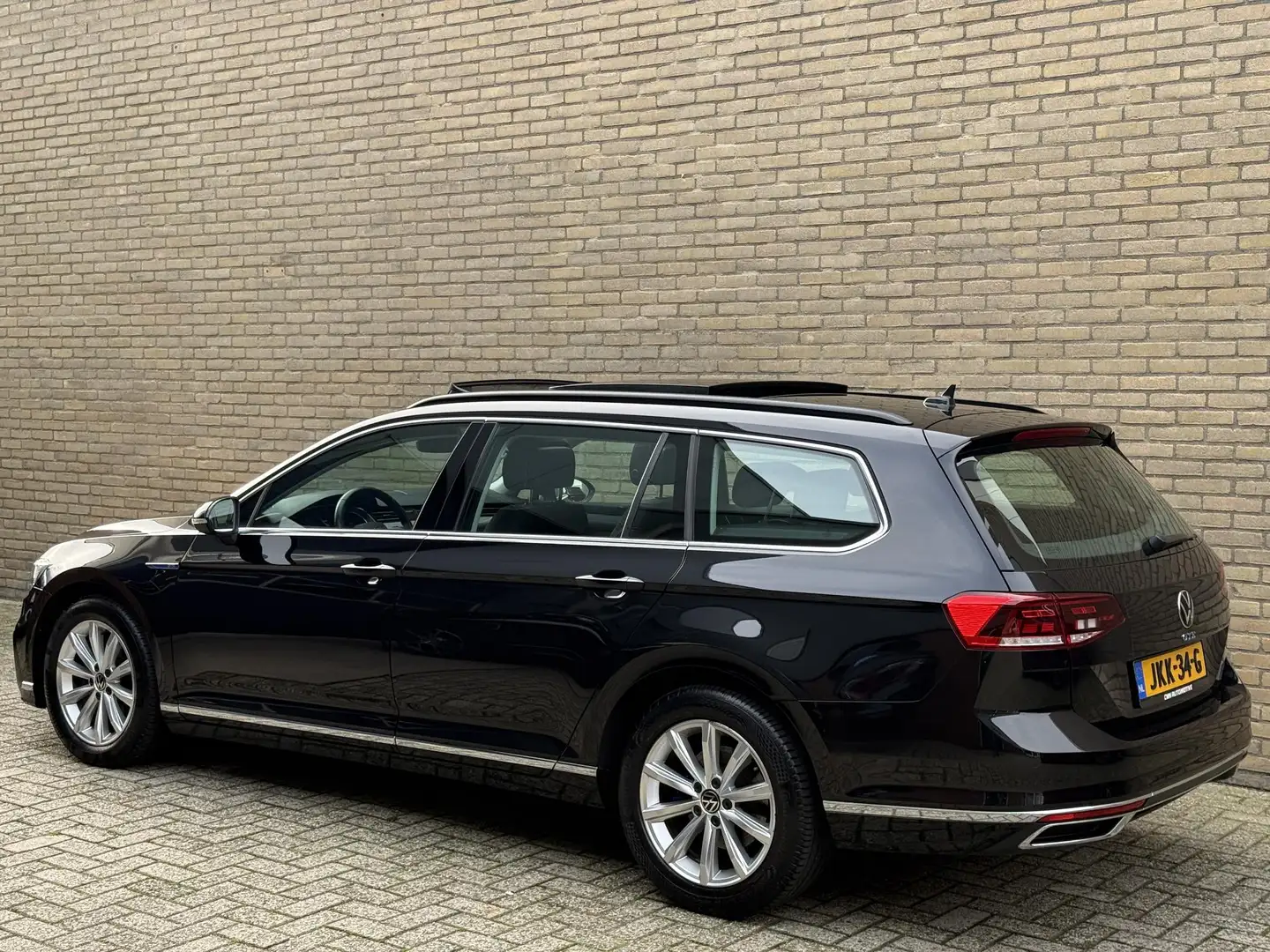 Volkswagen Passat Variant 1.4 TSI PHEV GTE 218pk | Panoramadak | Adaptieve c Noir - 2