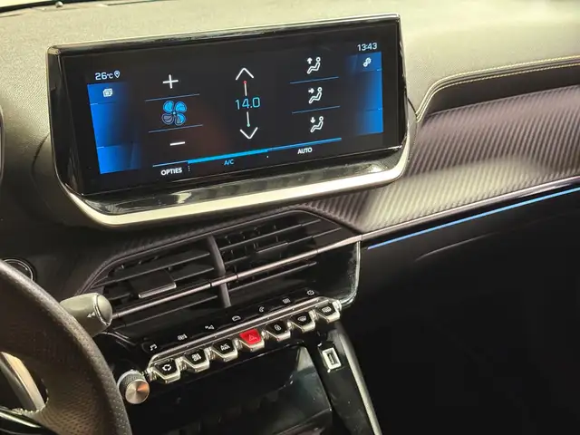 Peugeot 2008 view 17