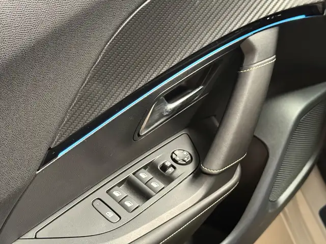 Peugeot 2008 view 13