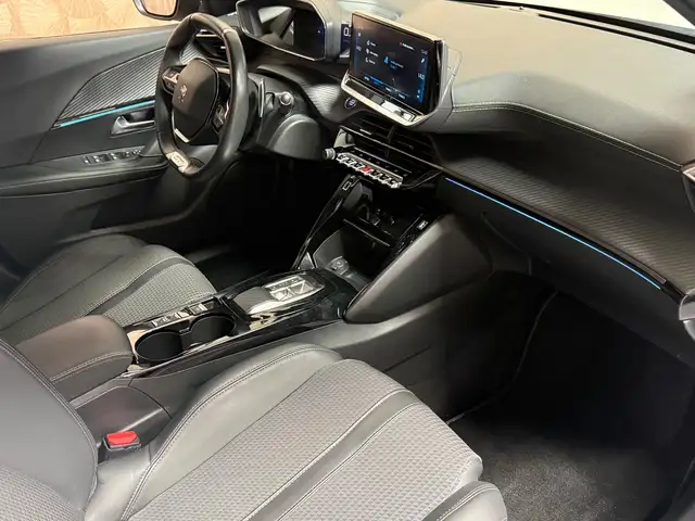 Peugeot 2008 view 9