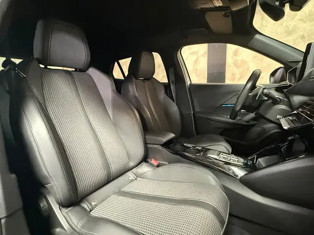 Peugeot 2008 view 10