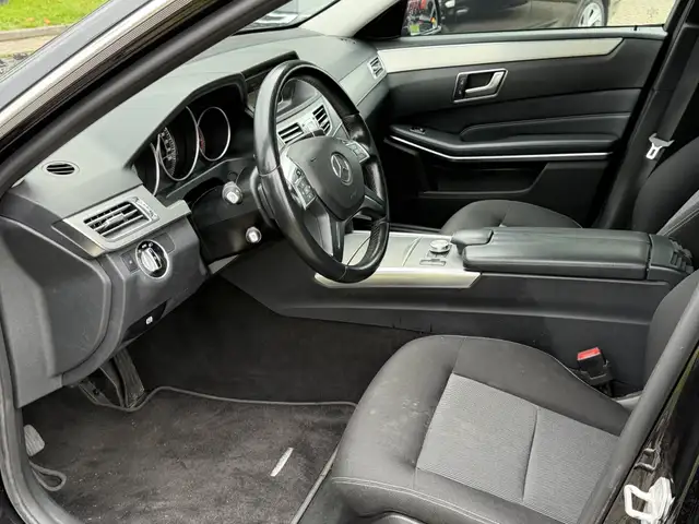 Mercedes-Benz E-Class view 6