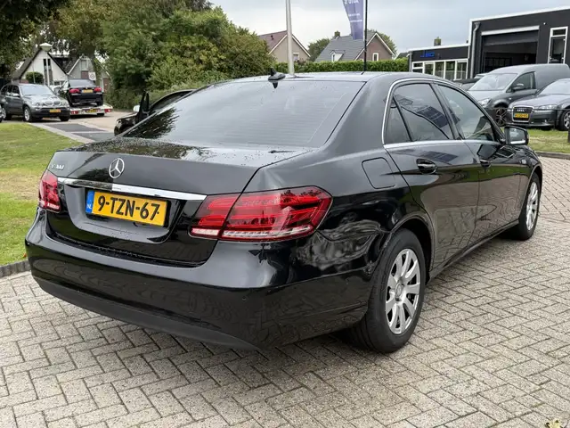 Mercedes-Benz E-Class view 8