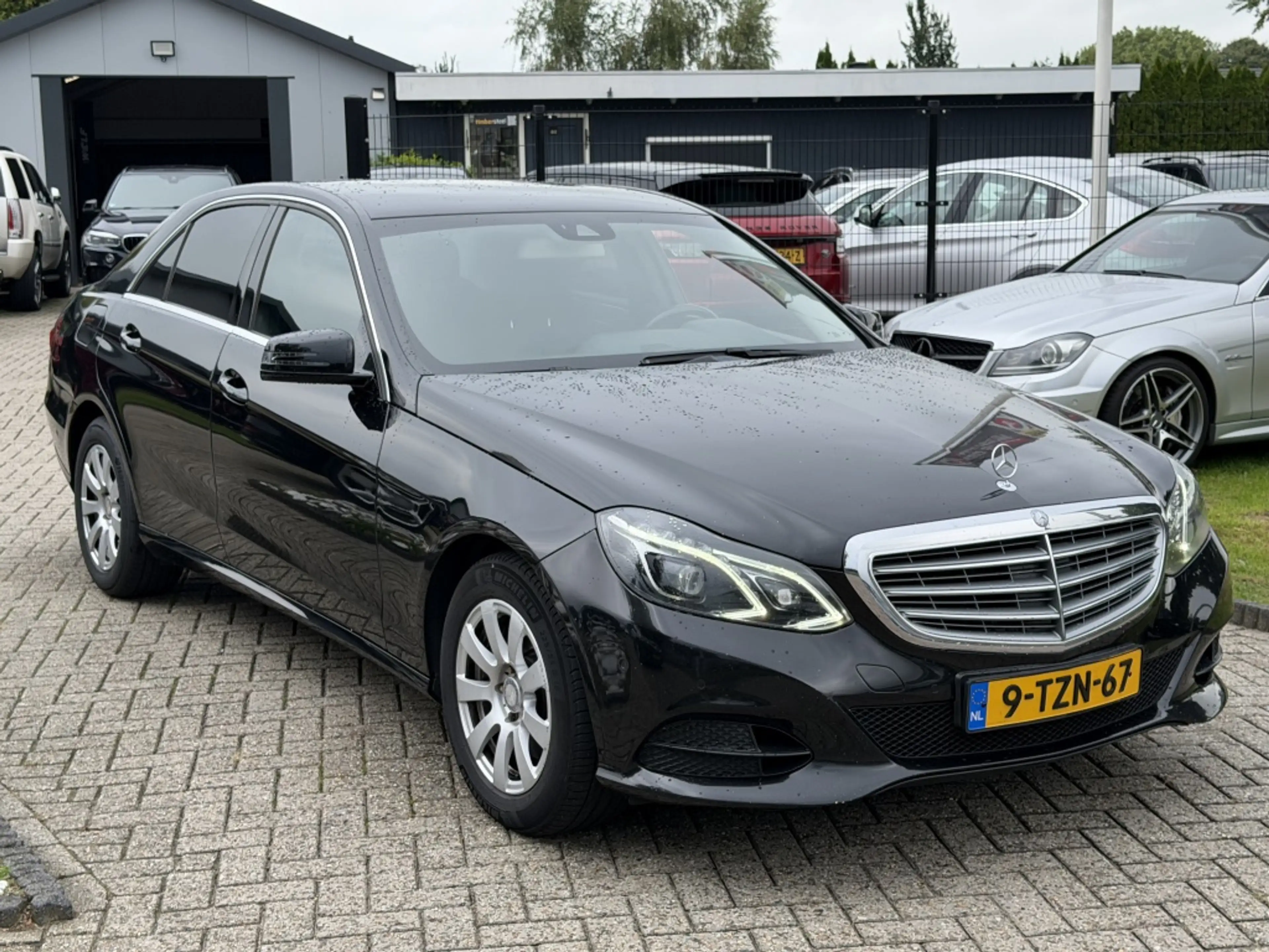 Mercedes-Benz E 300 E300 Benzine 6-Cilinder Sedan 2014 Facelift Zwart — photo 3