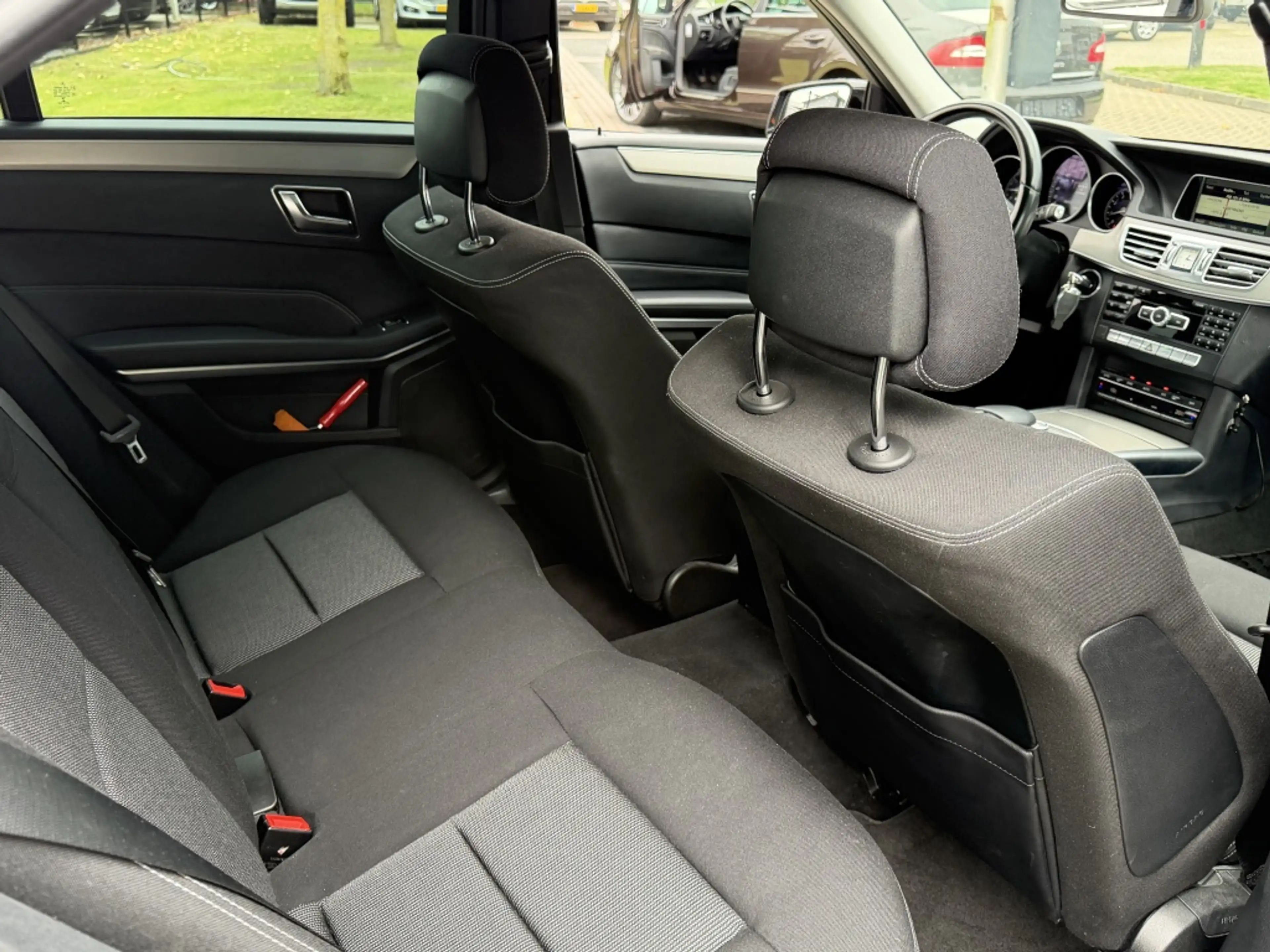 Mercedes-Benz E 300 E300 Benzine 6-Cilinder Sedan 2014 Facelift Zwart — photo 7