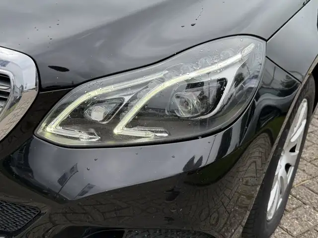 Mercedes-Benz E-Class view 11