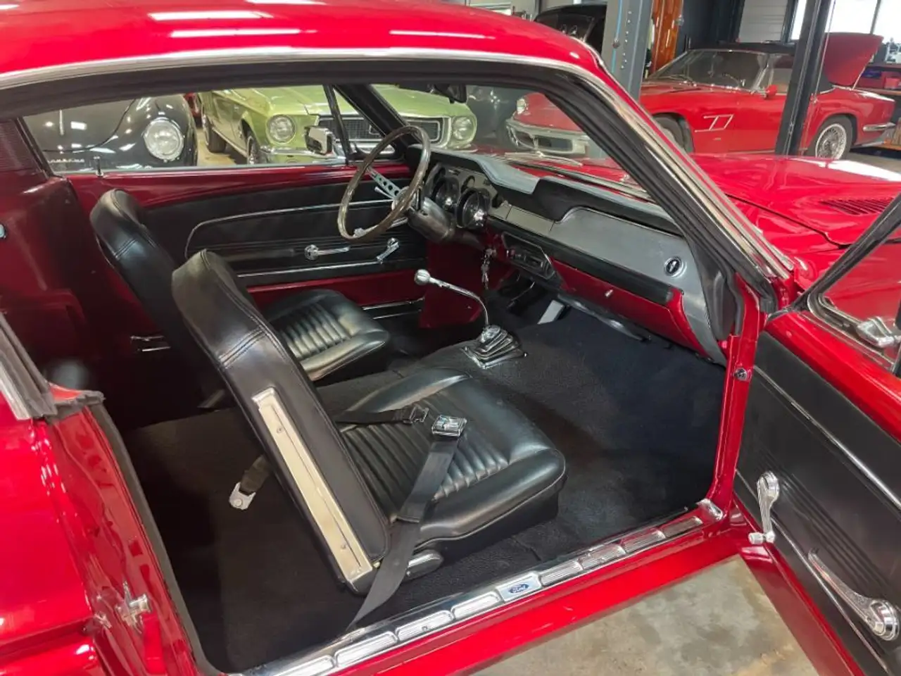 Ford Mustang FASTBACK, foto 4