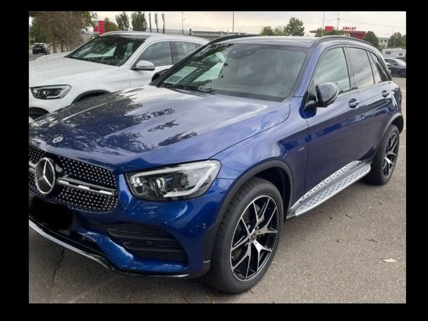 Mercedes-Benz GLC 300 GLC 300 e 4Matic 9G-TRONIC AMG Line Advanced Blau - 2