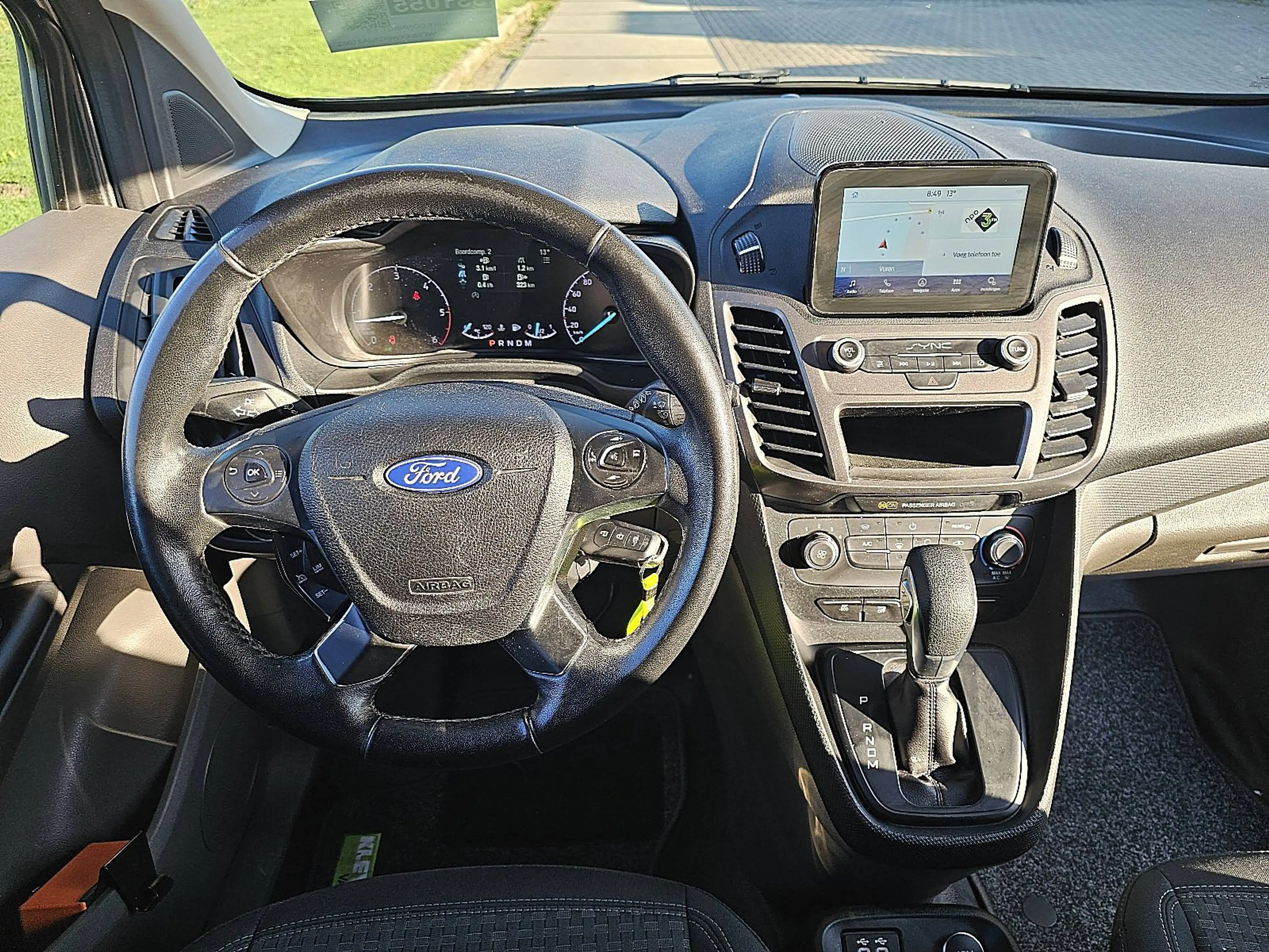 Ford Transit Connect 1.5 — photo 8