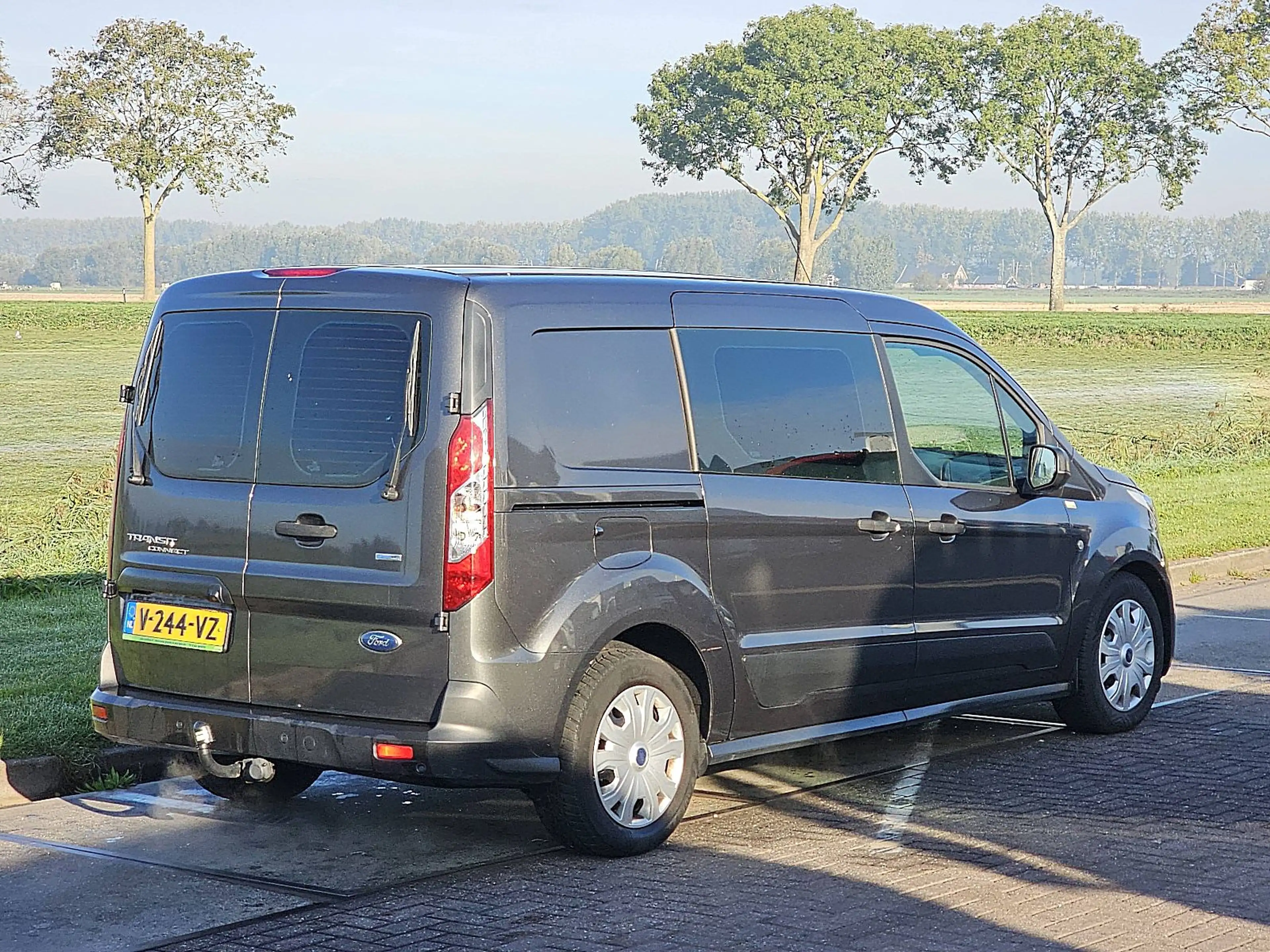 Ford Transit Connect 1.5 — photo 3