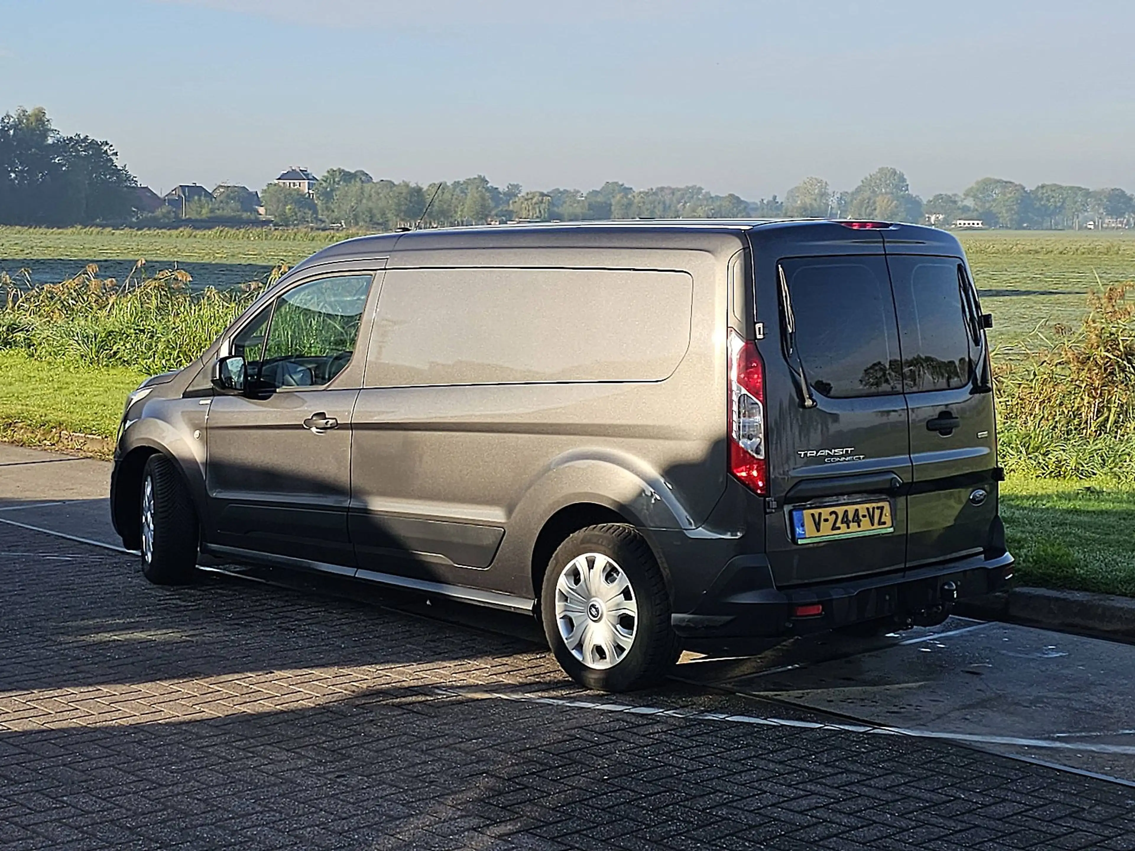 Ford Transit Connect 1.5 — photo 6