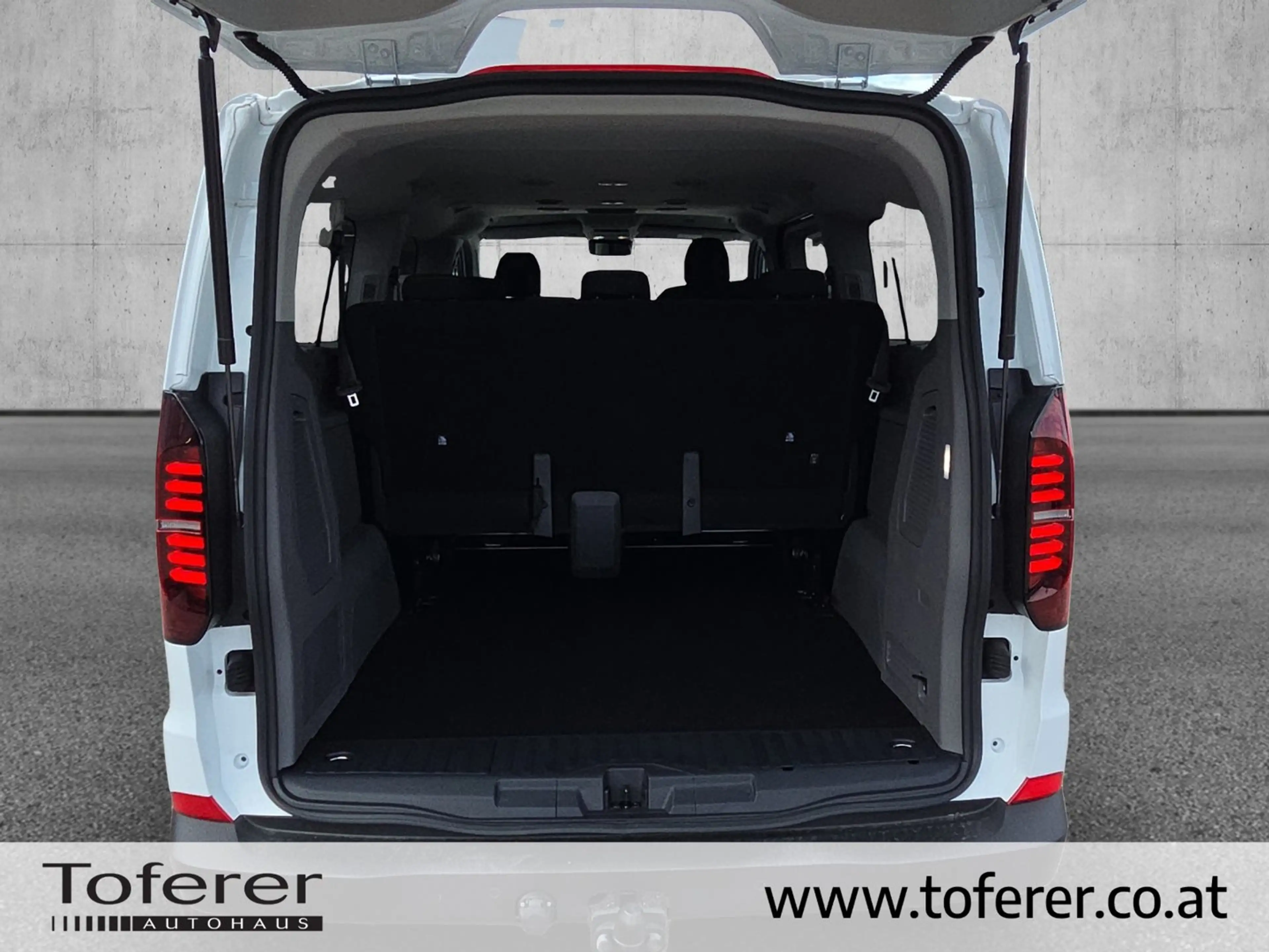 Volkswagen T7 Caravelle VW T7 Caravelle LR TDI — photo 10