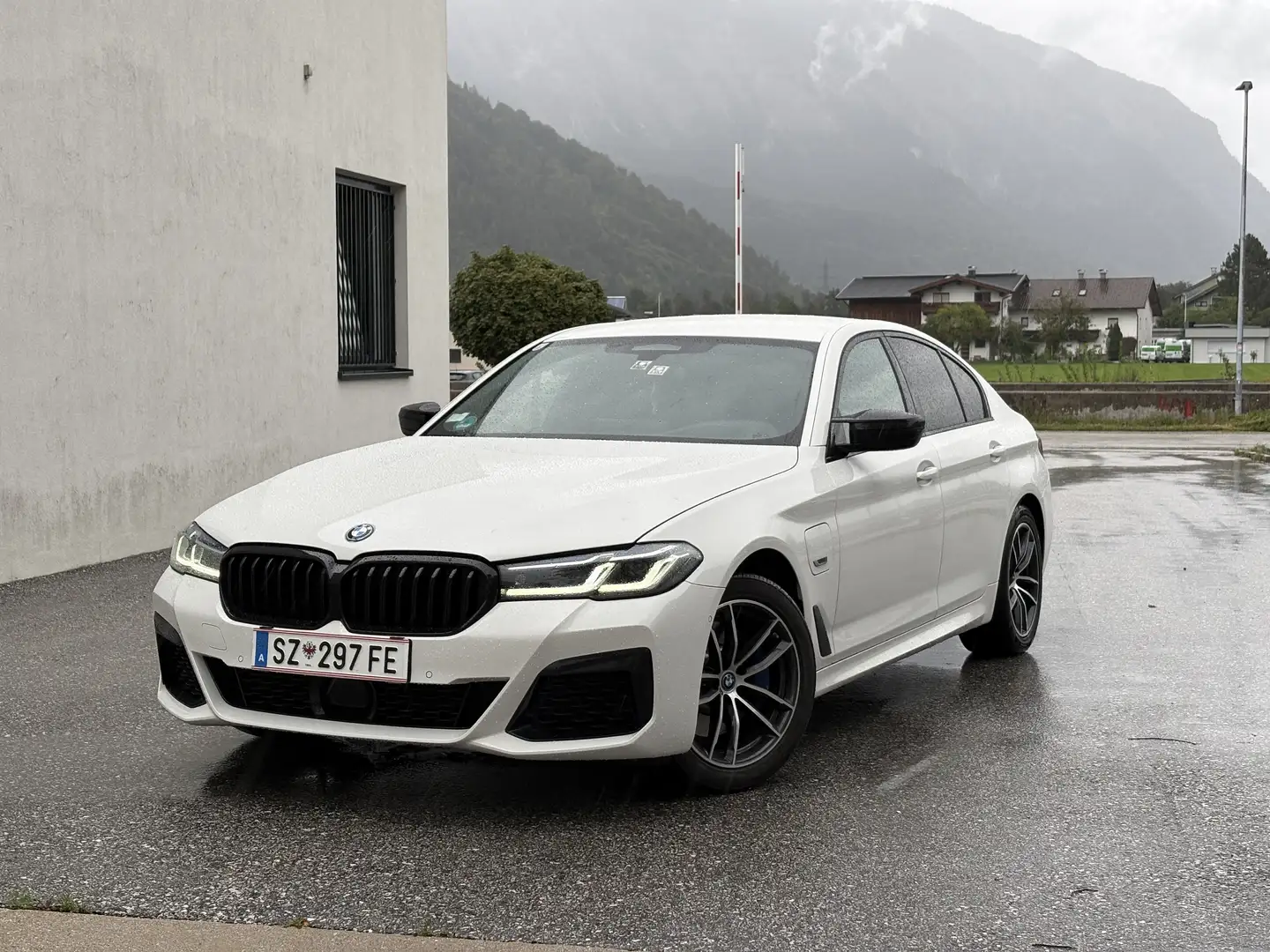 BMW 530 530e PHEV Aut. - 1