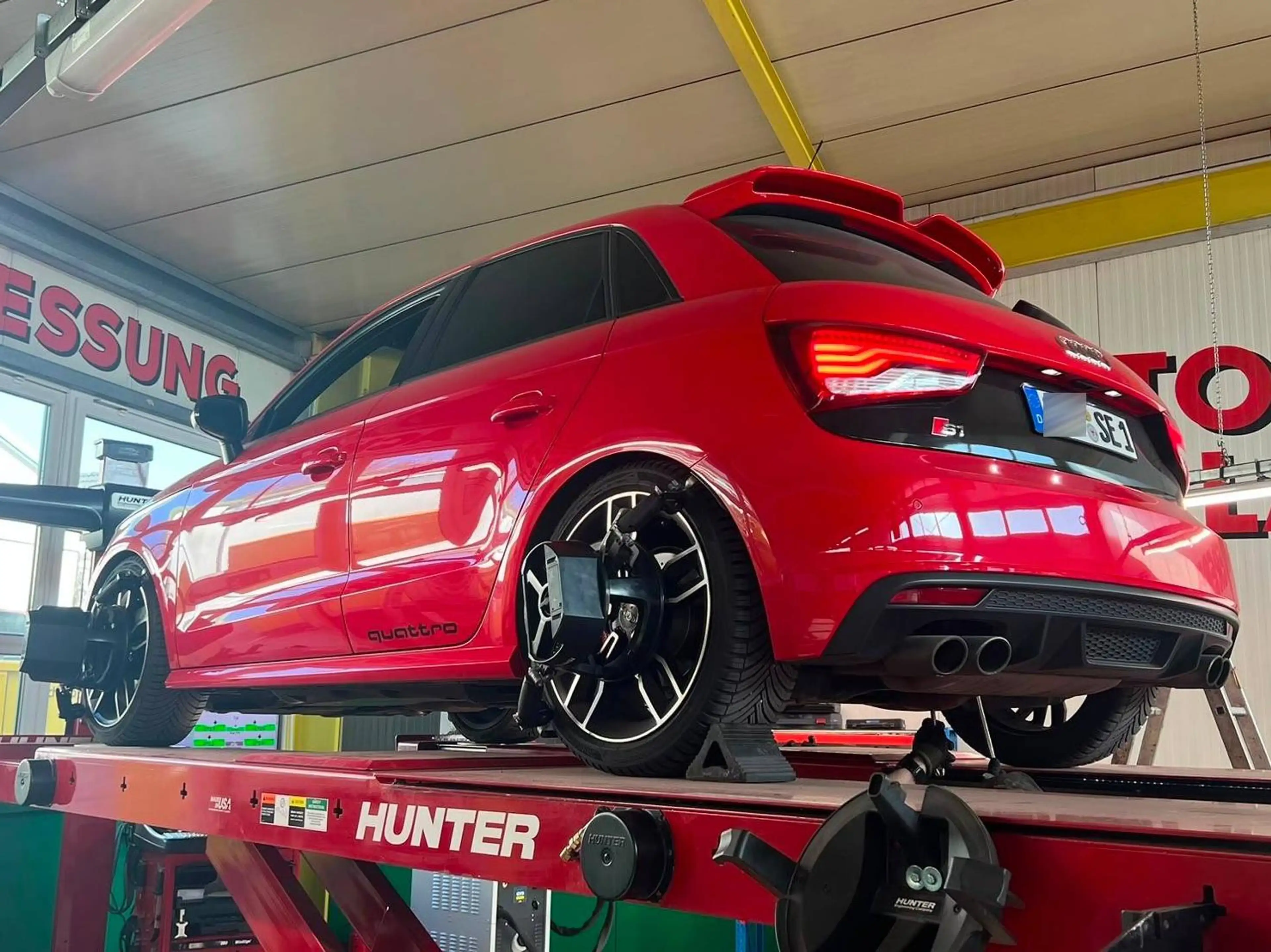 Audi S1 2.0 TFSI quattro — photo 10