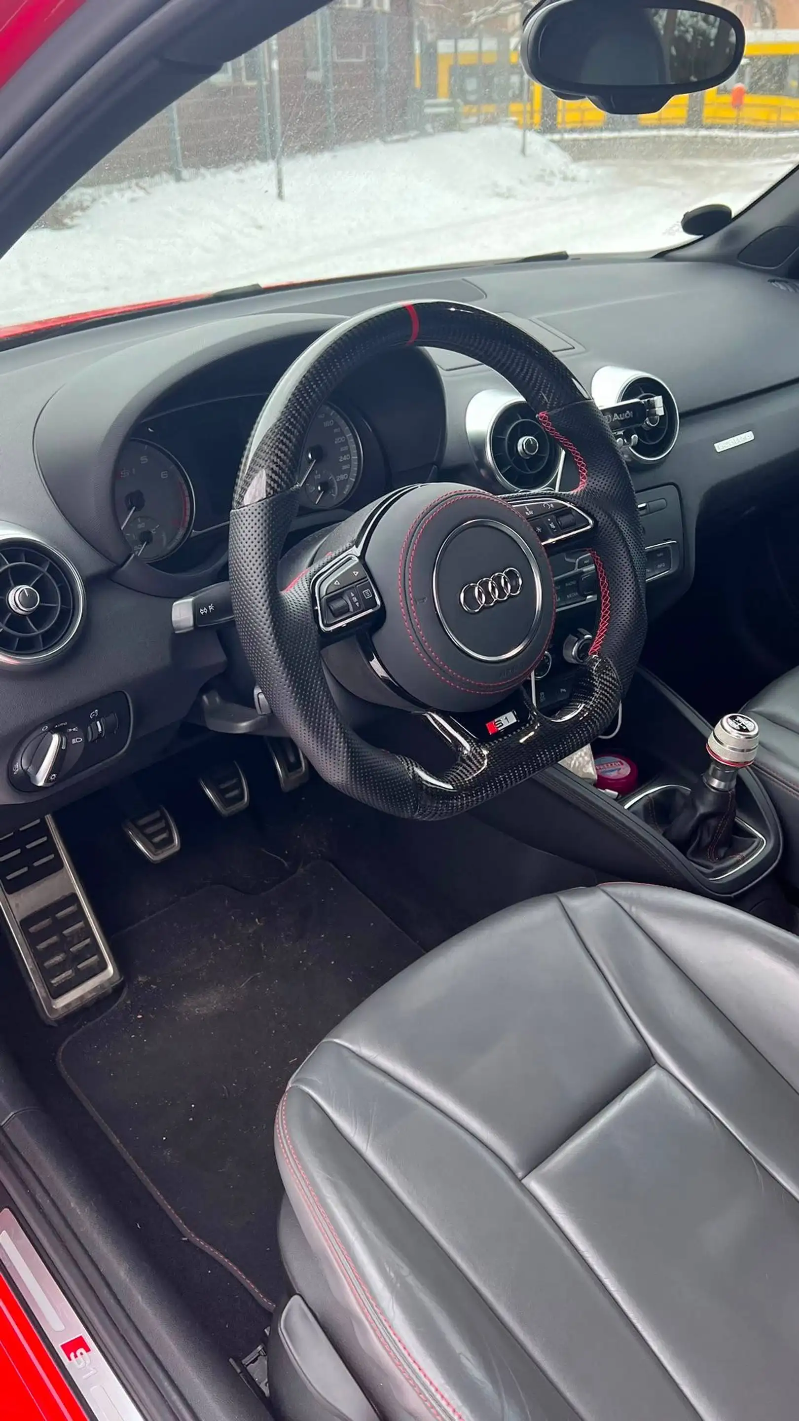 Audi S1 2.0 TFSI quattro — photo 13