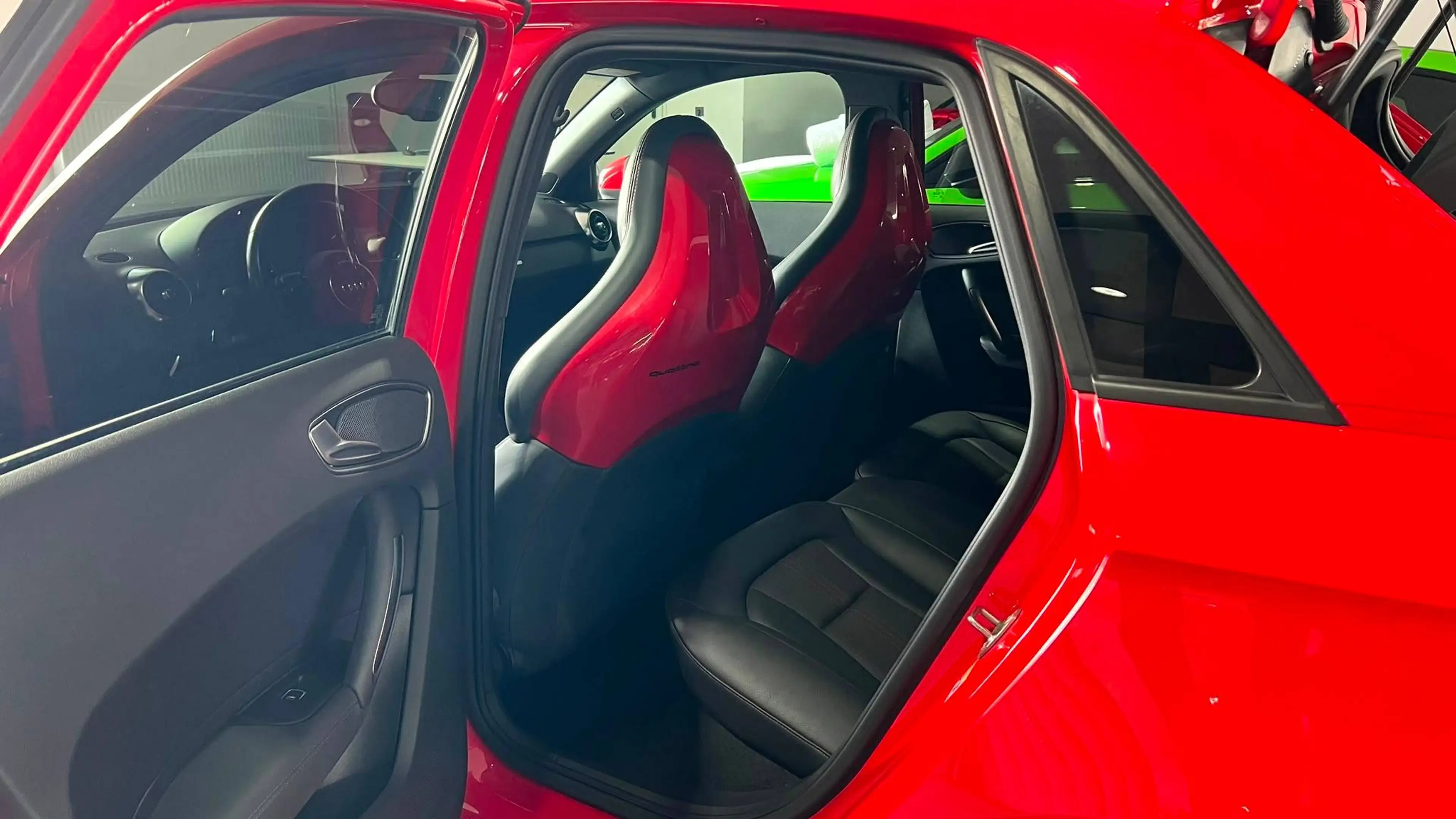 Audi S1 2.0 TFSI quattro — photo 12