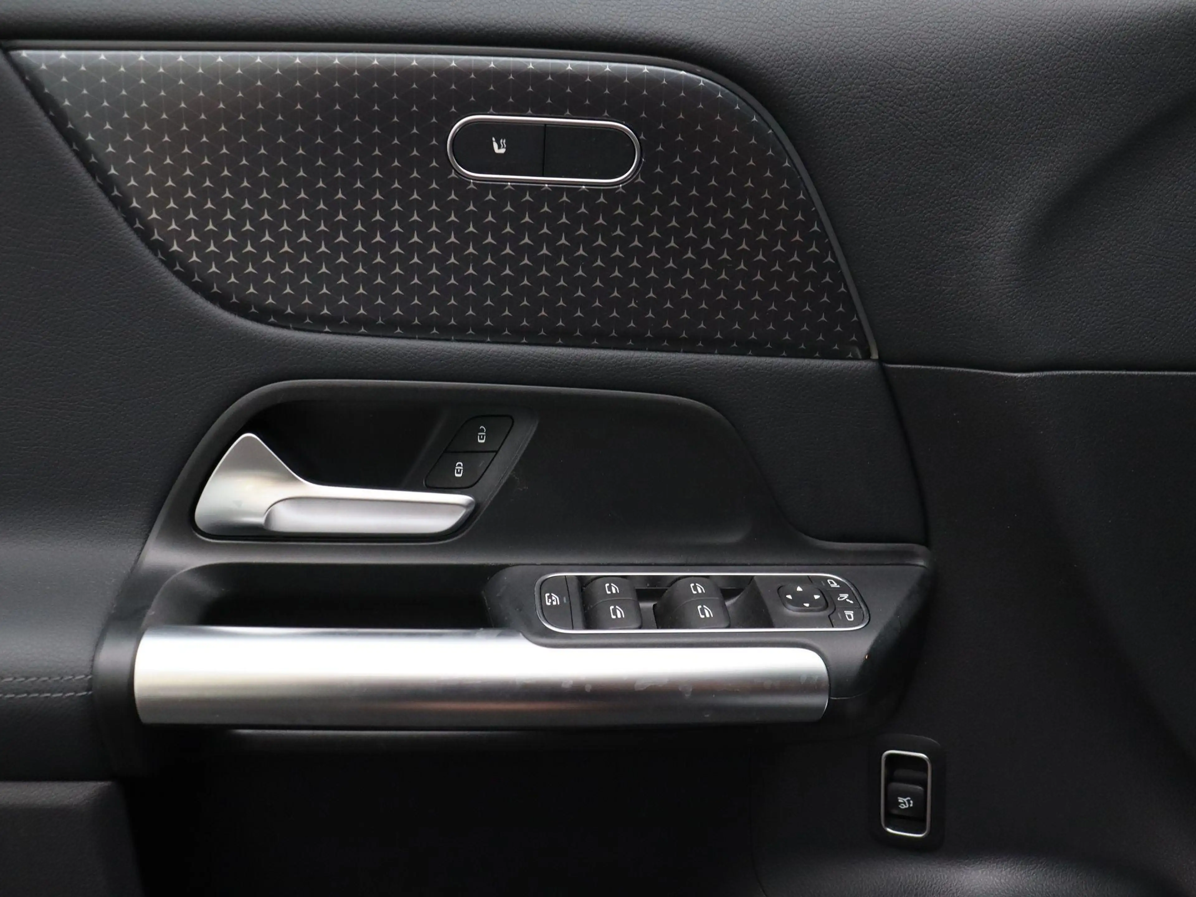 Mercedes-Benz EQA 250 250+ Business Line + PANORAMISCH DAK + CARPLAY + C — photo 8