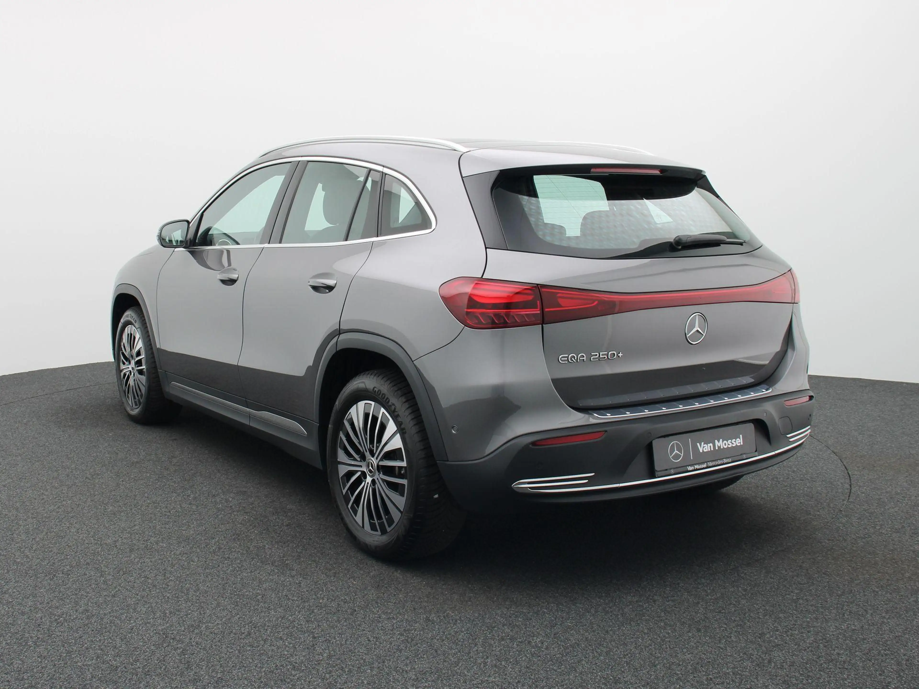 Mercedes-Benz EQA 250 250+ Business Line + PANORAMISCH DAK + CARPLAY + C — photo 2