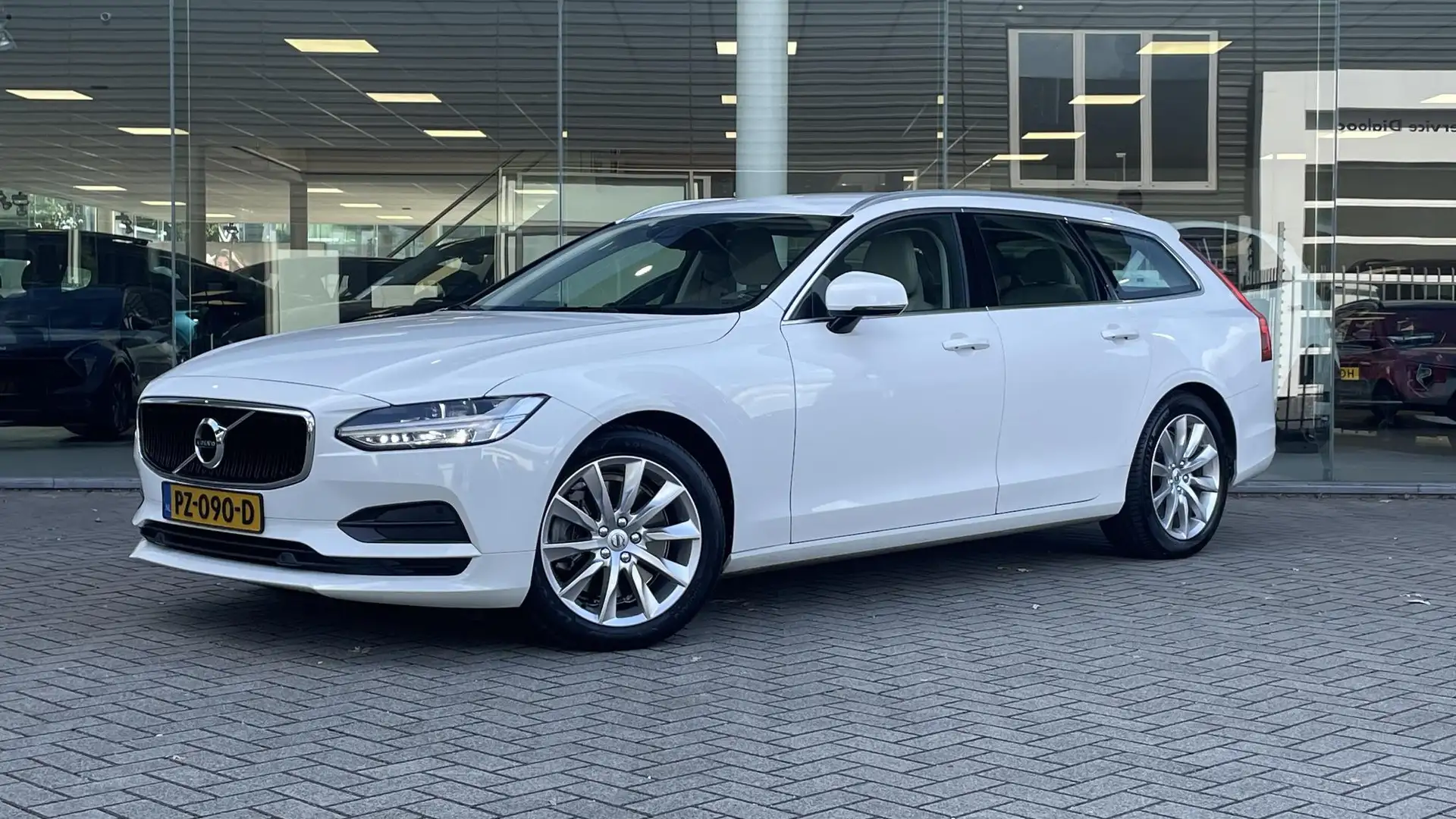 Volvo V90 2.0 T5 90th Anniversary Edition NAV | CAMERA | ECC Bílá - 1