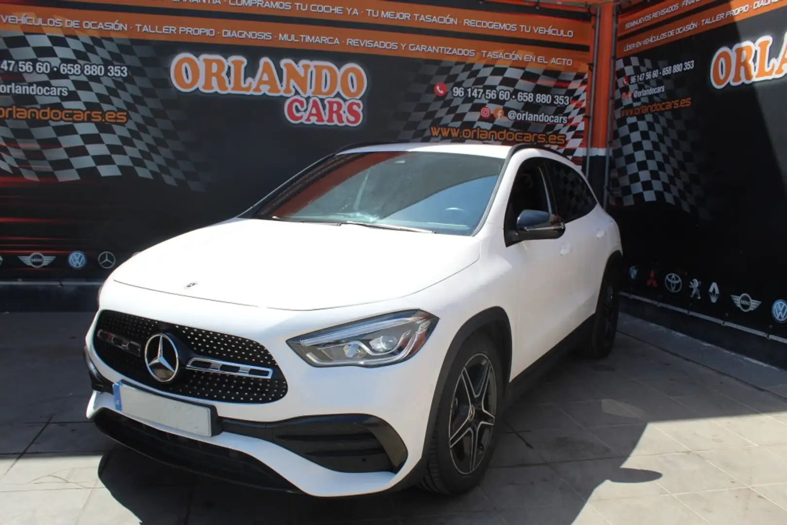 Mercedes-Benz GLA 200 200d 4Matic 8G-DCT Blanco - 2