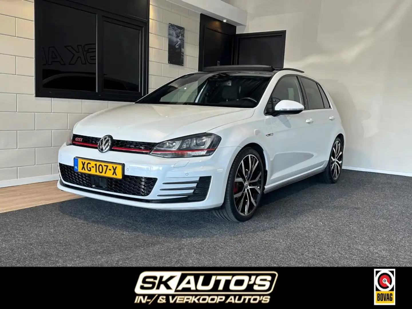 Volkswagen Golf GTI 2.0 TSI GTI PARELMOER l PANO l DSG l 220PK l ACC l Wit - 1