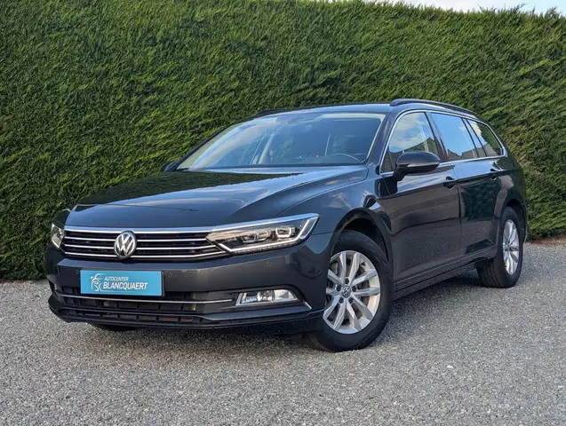 Volkswagen Passat Variant GPS - trekhaak- xenon - 150pk - camera