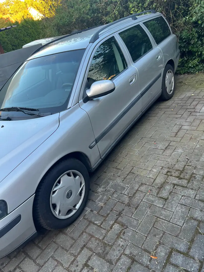 Volvo V70 V70 2.4 Comfort Silber - 2