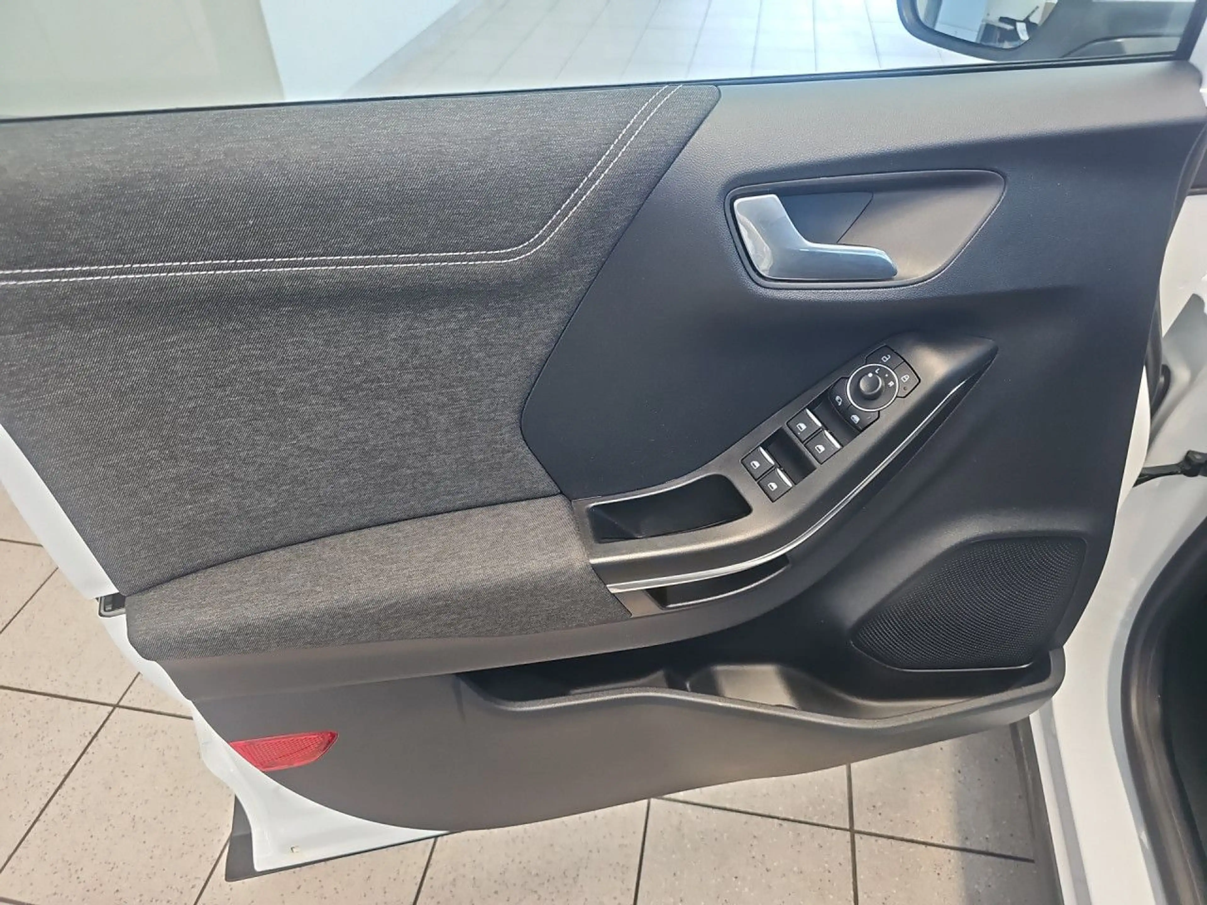 Ford Puma Titanium Design Bluetooth LED Klima — photo 9