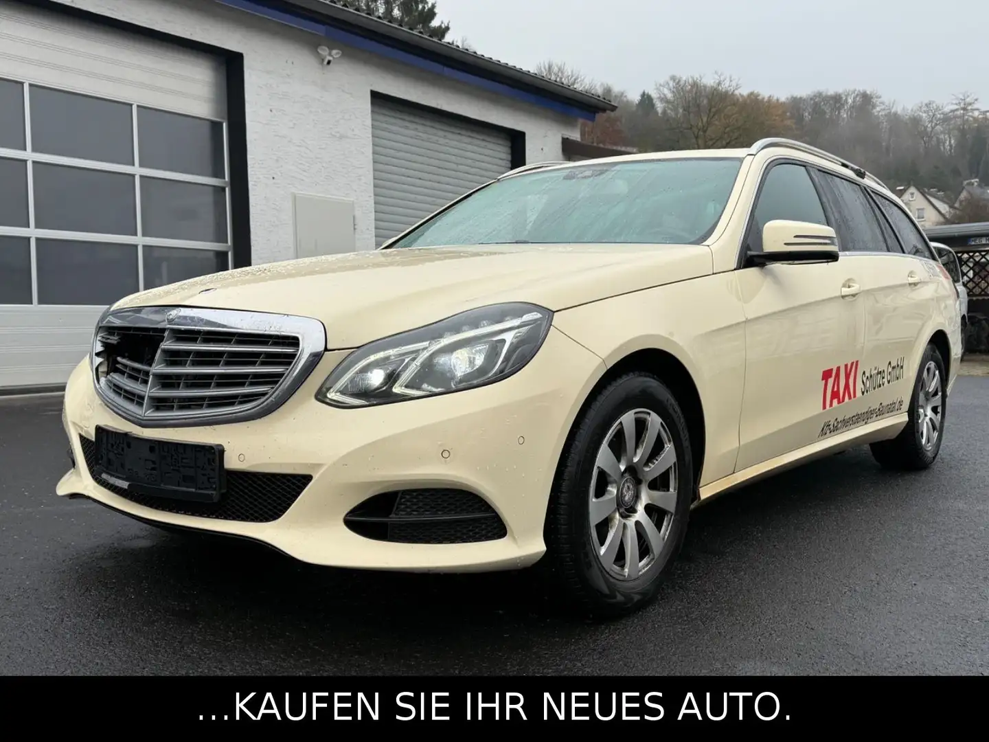 Mercedes-Benz E 220 E T-Modell E 220 BlueTec Beige - 1
