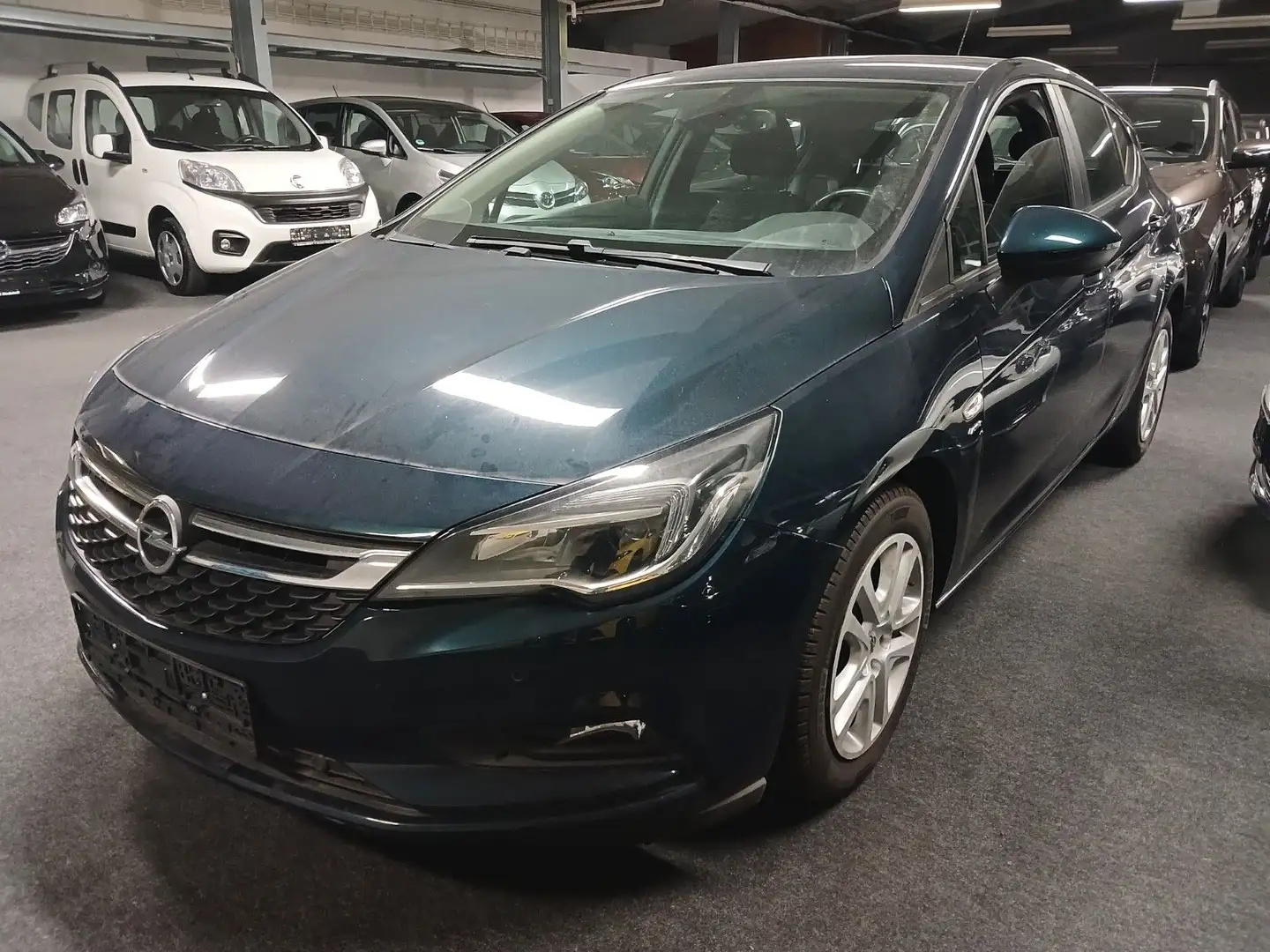 Opel Astra K Lim. 5-trg. Active 1.HAND SERVI&TÜV NEU Grün - 1