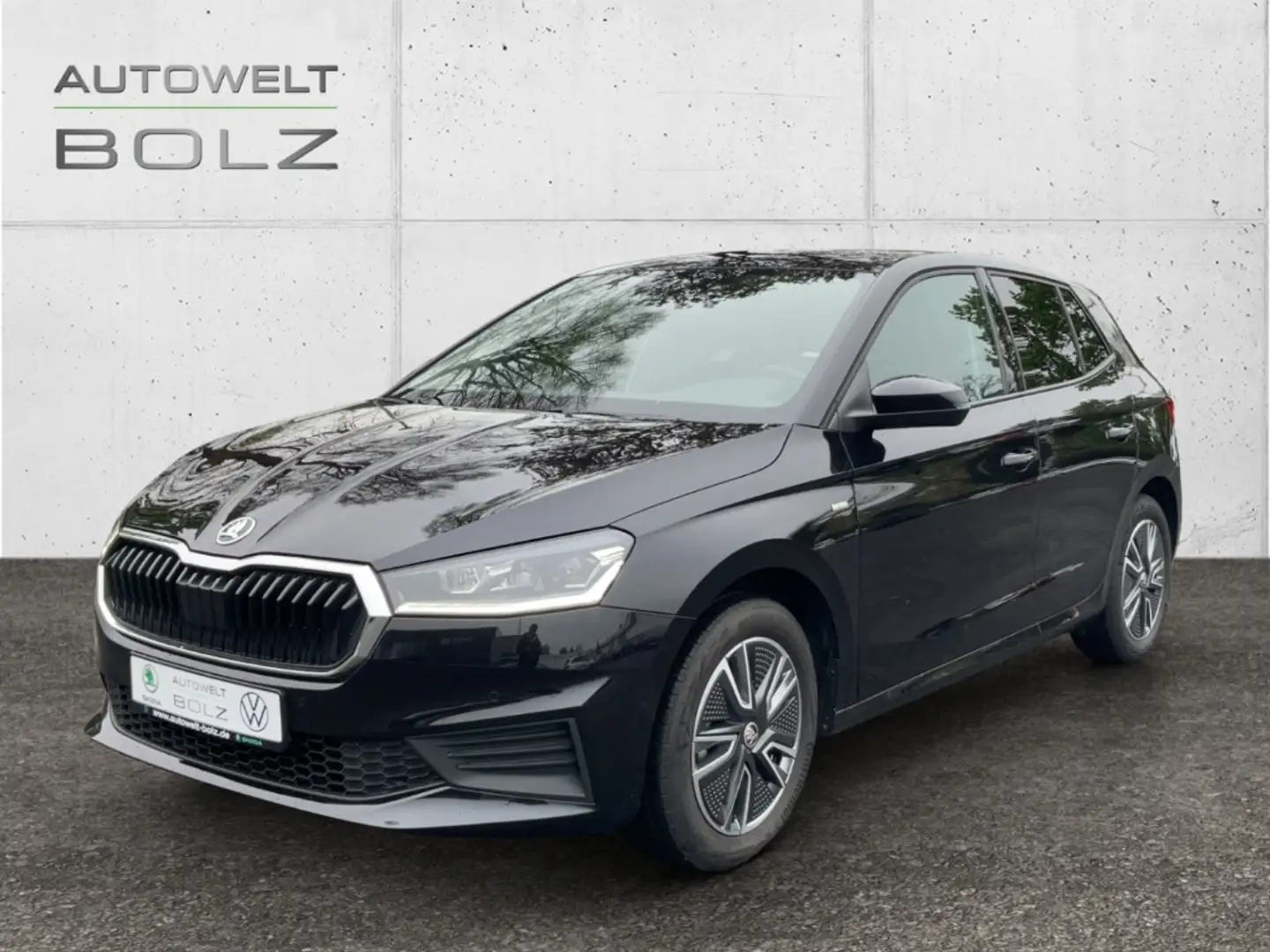 Skoda Fabia Tour 1.0 MPI Navi LED Kamera PDC v+h Apple CarPlay Black - 1
