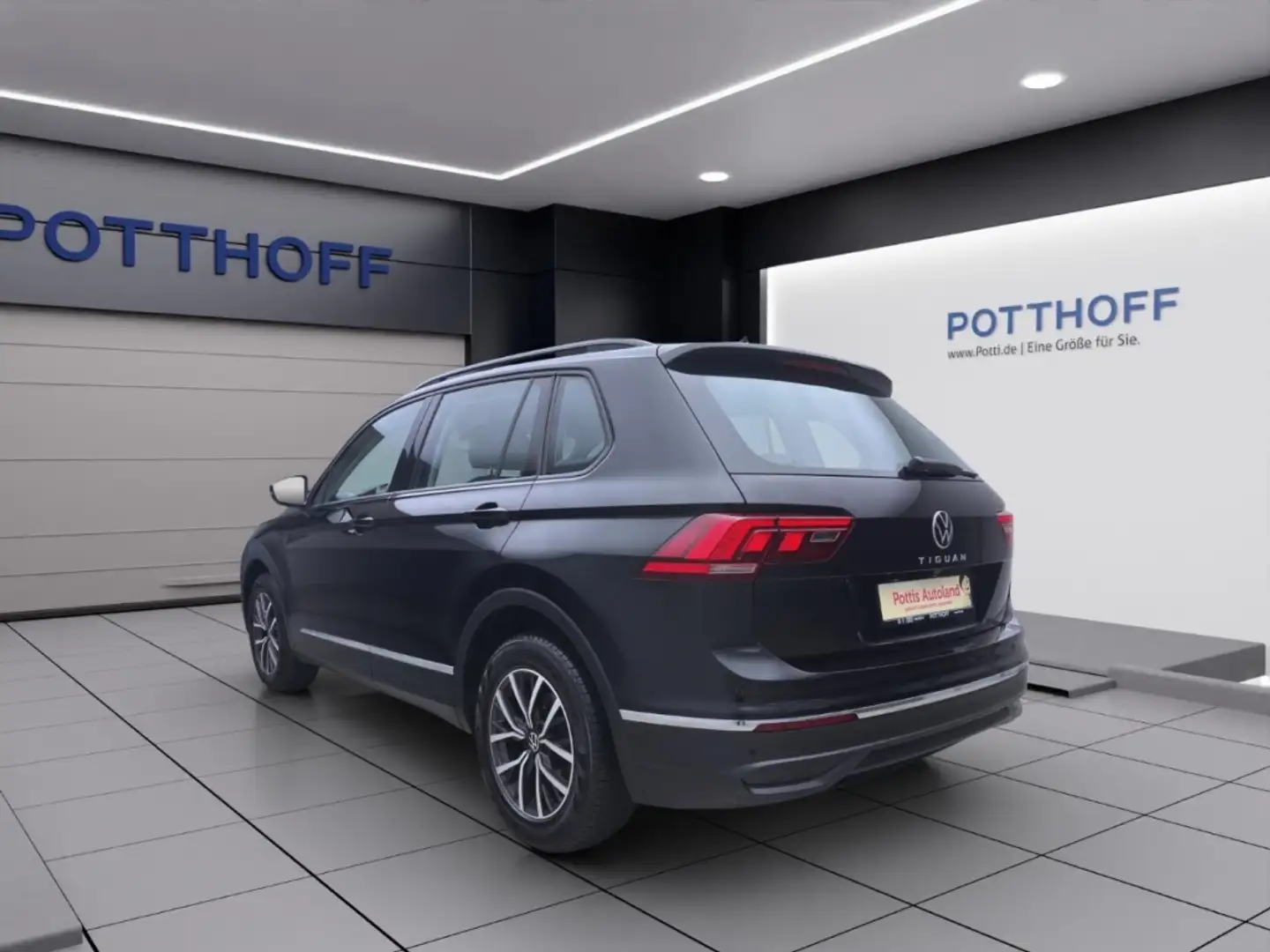 Volkswagen Tiguan 2.0 TDI DSG LIFE NAVI AHK KAMERA PDC Schwarz - 2