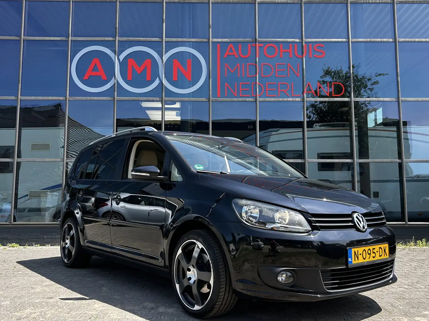 Volkswagen Touran 1.2 TSI Highline Cruisectr,Airco,Trekhaak,PDCA Zwart - 2