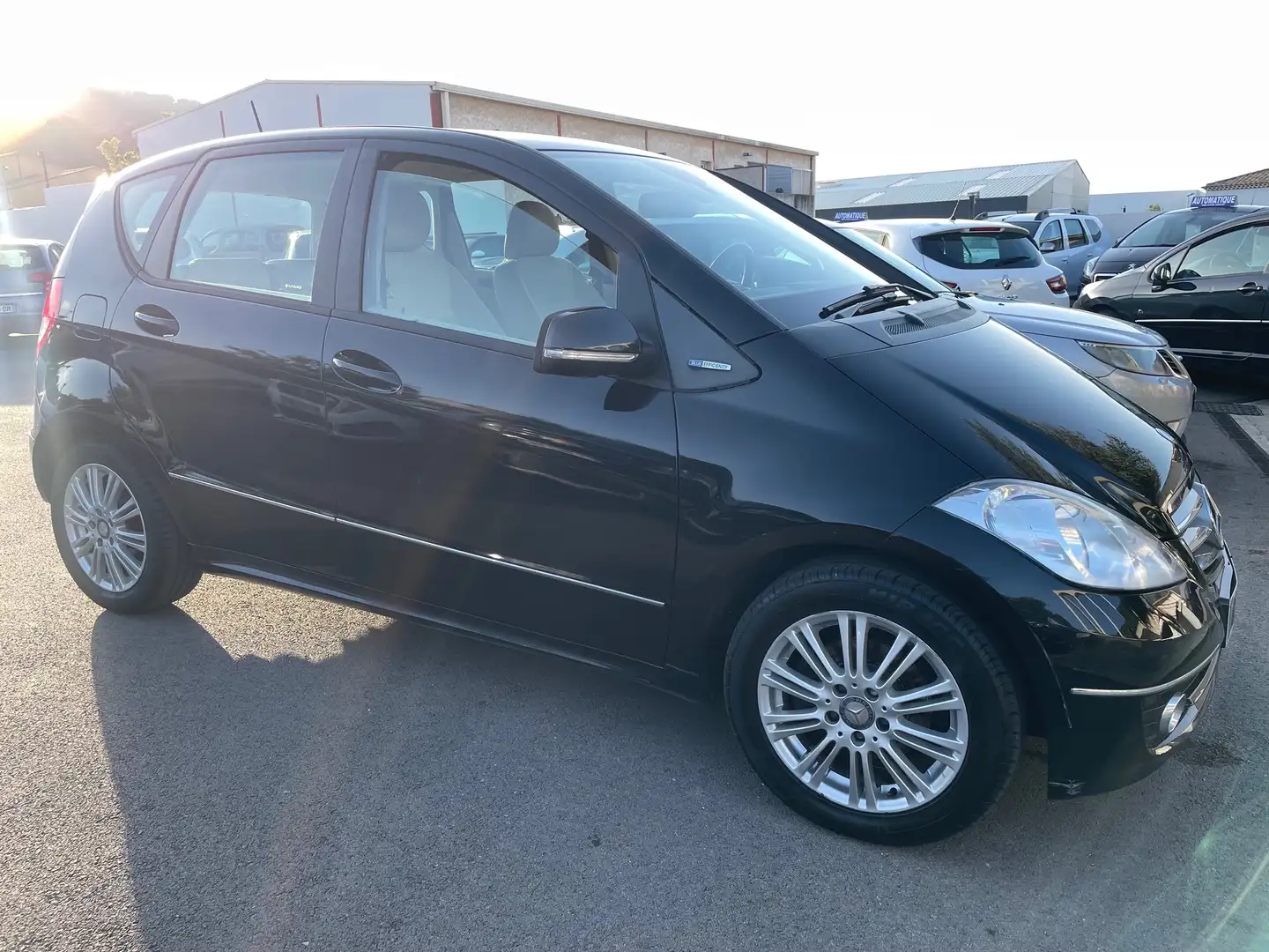 Mercedes-Benz A 150 Elégance Contact Чорний - 2