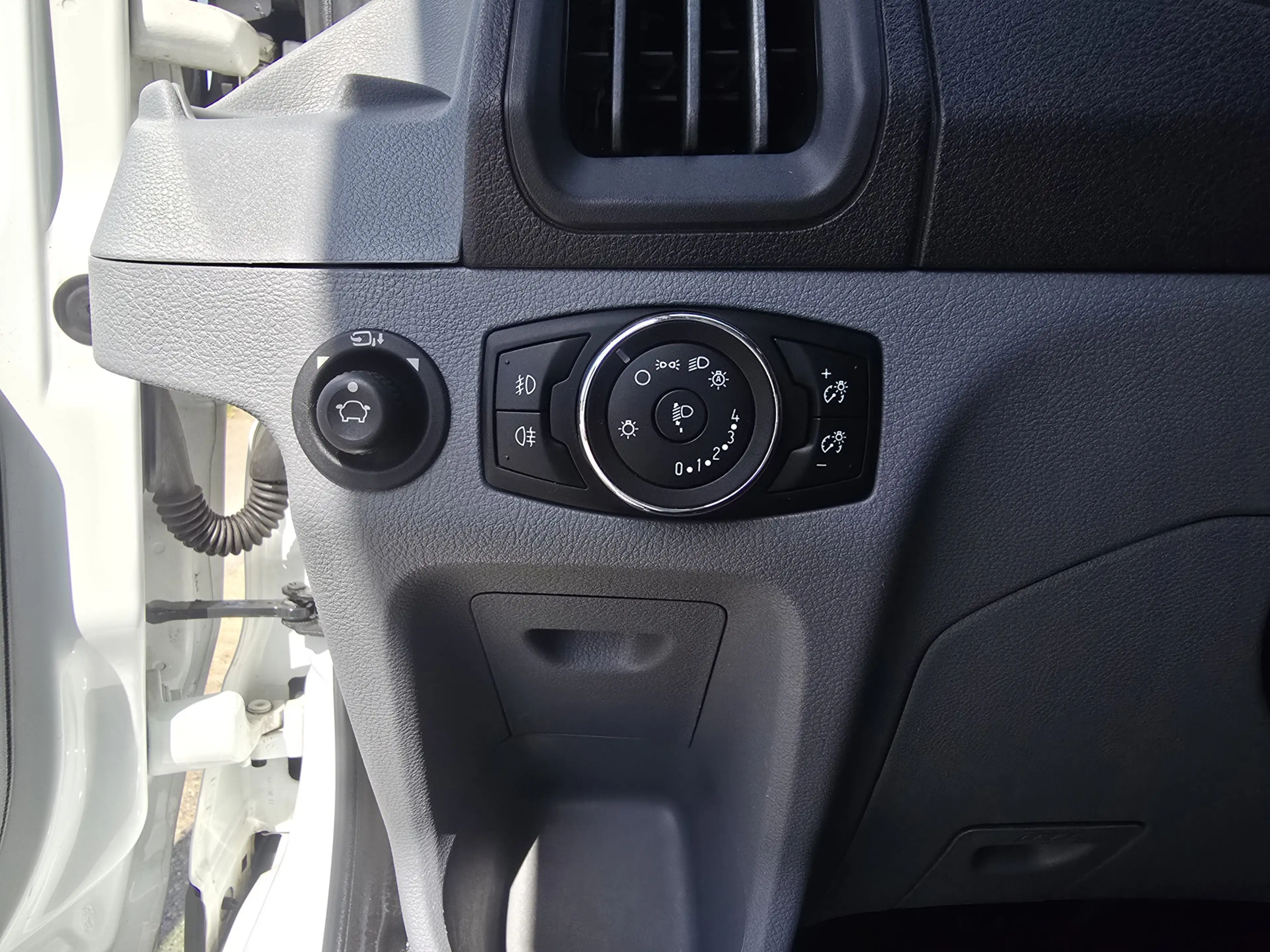 Ford Transit 350 2.0 TDCI L4 H3 Trend - Euro 6 - 130 Pk - Parke — photo 9