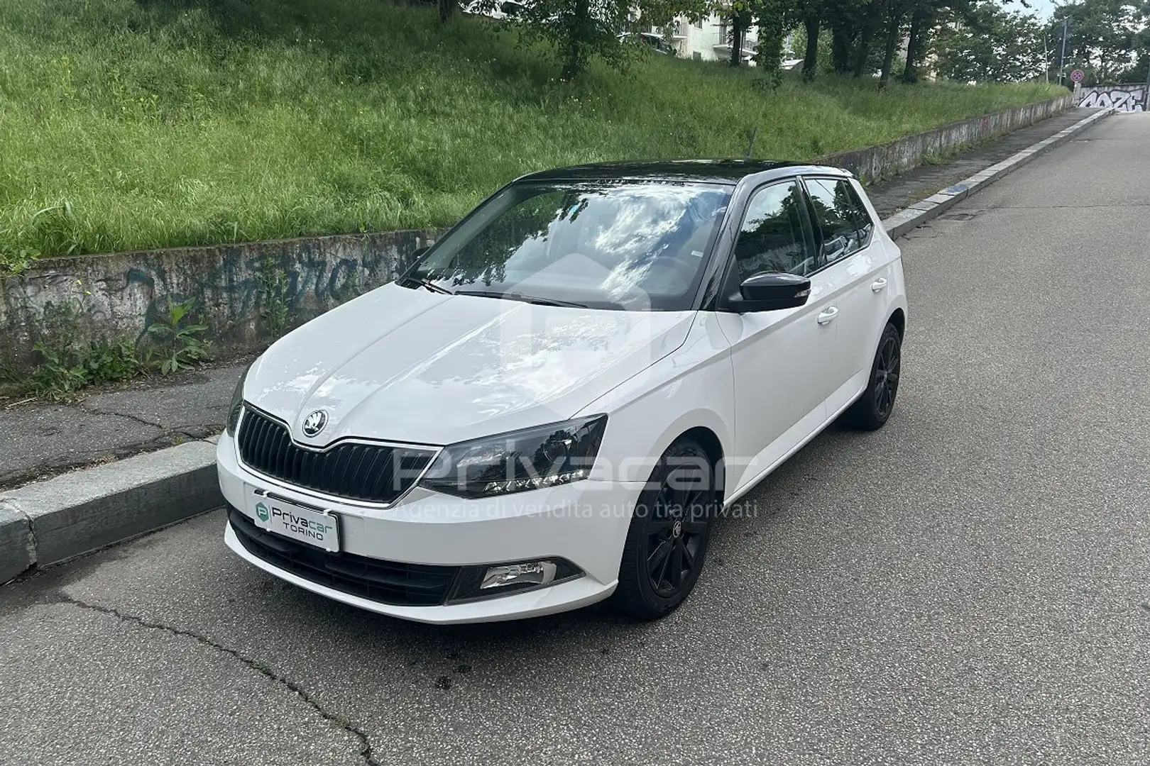 Skoda Fabia Fabia 1.0 MPI 75 CV Twin Color Design Edition Nero Wit - 1