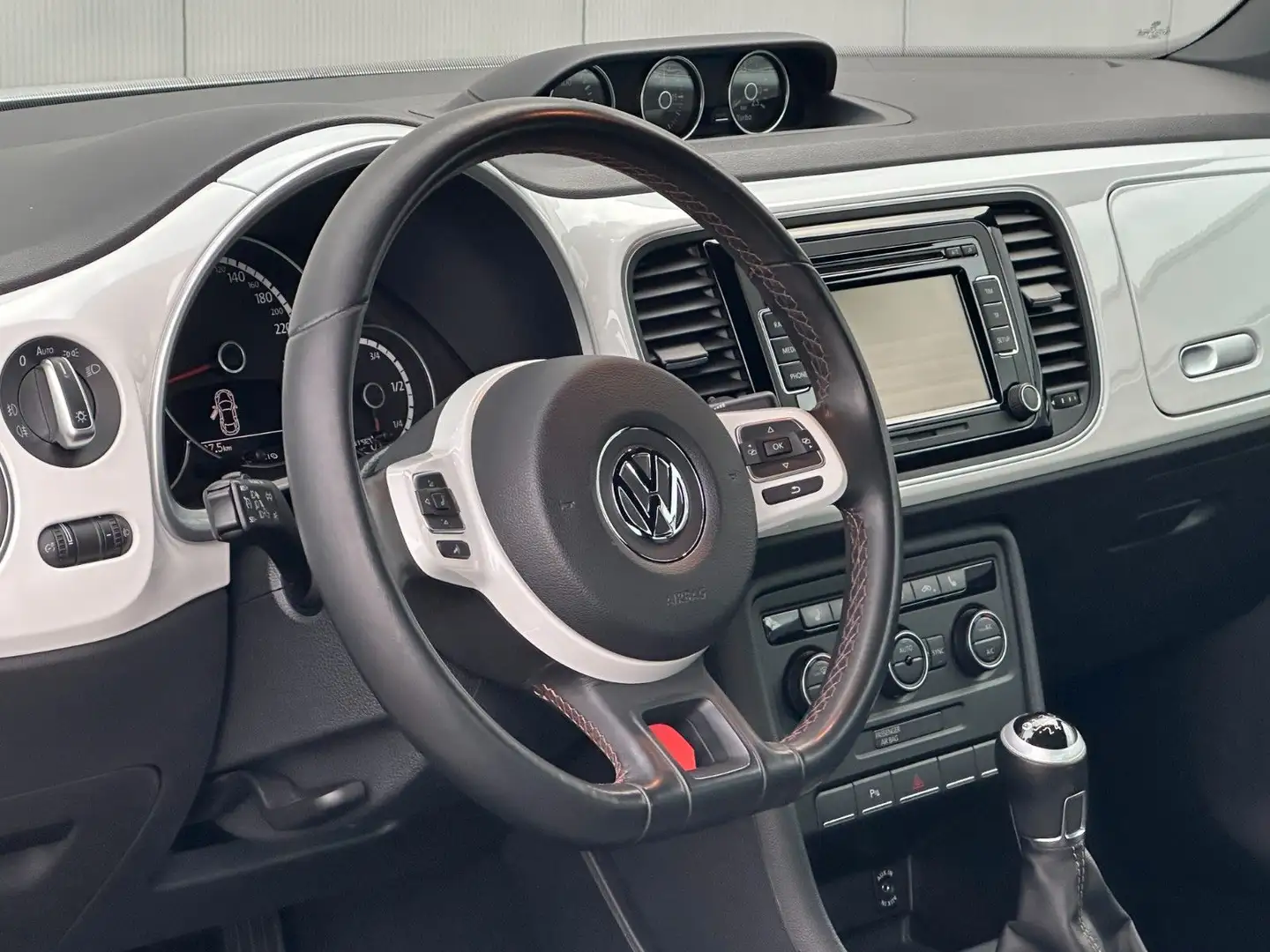 Volkswagen Beetle 1.4 TSI "Cup" 2. HAND SCHH. TEMPOM. PDC Blanc - 2
