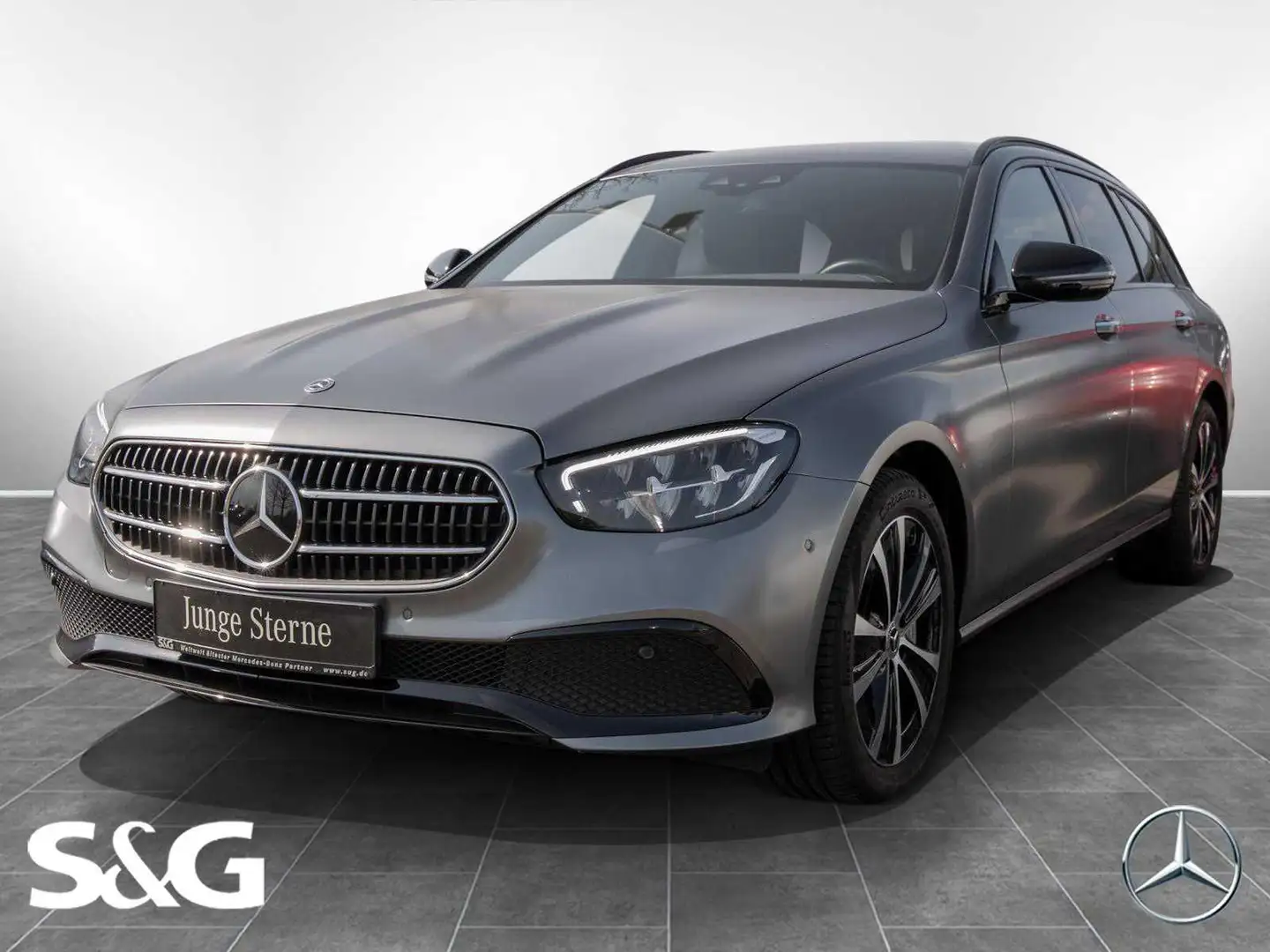Mercedes-Benz E 300 de 4M T Avantagrde Night+RüKam+AHK+HUD+LED Gris - 1