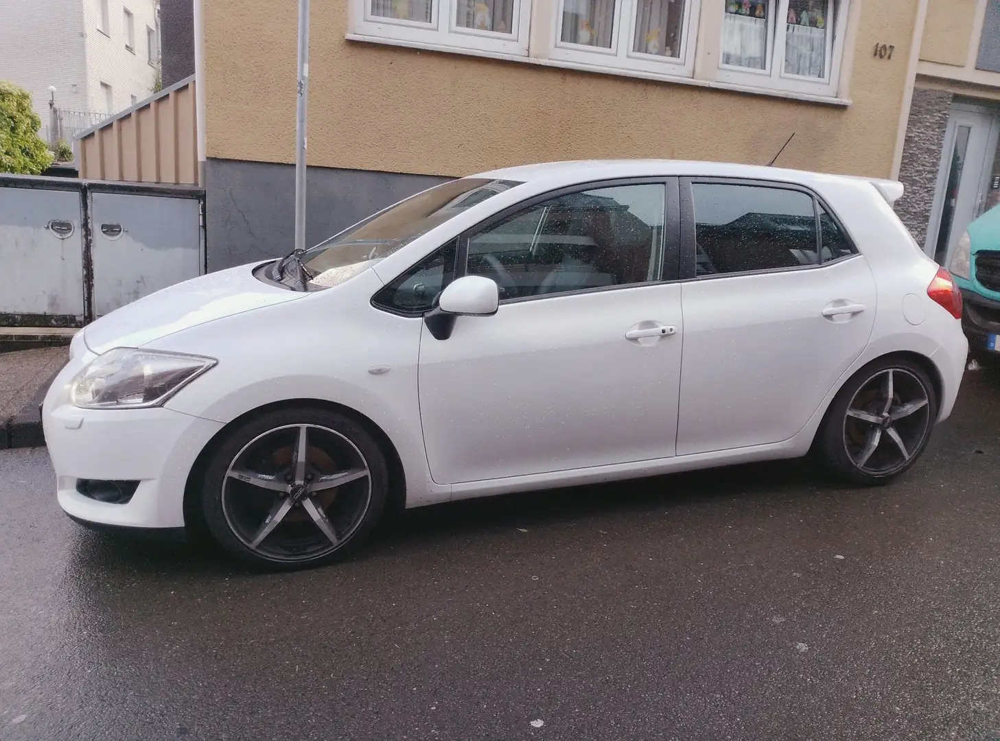 Toyota Auris 2.2 D-4D D-CAT - 2