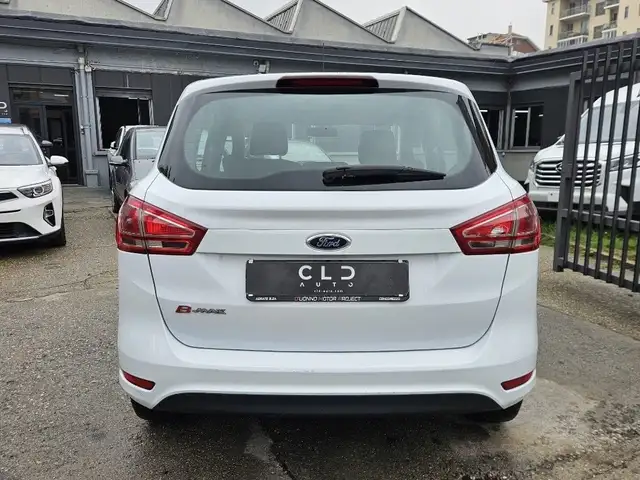 Ford B-Max view 4